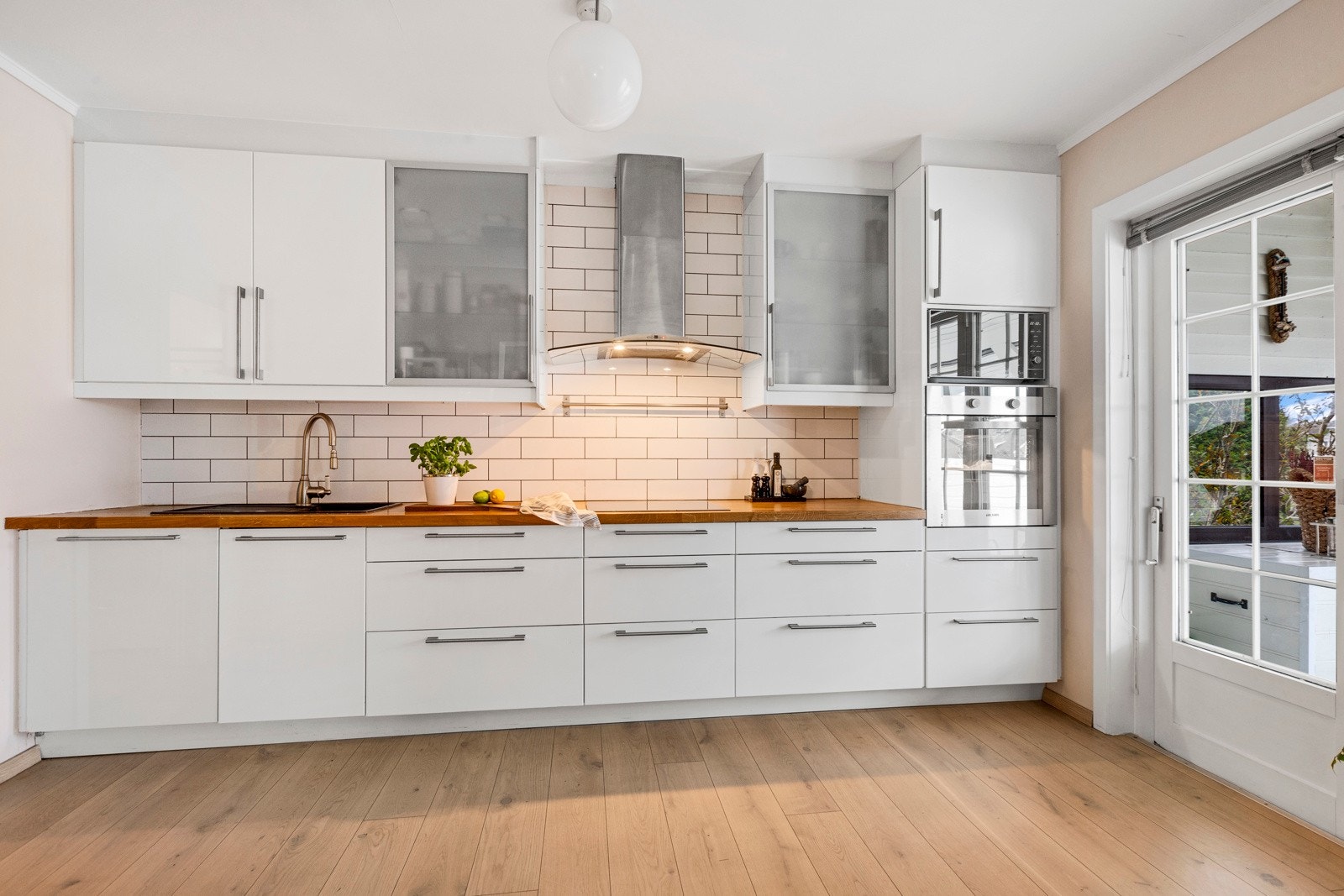 Utgang fra kjøkken til veranda Galleribilde