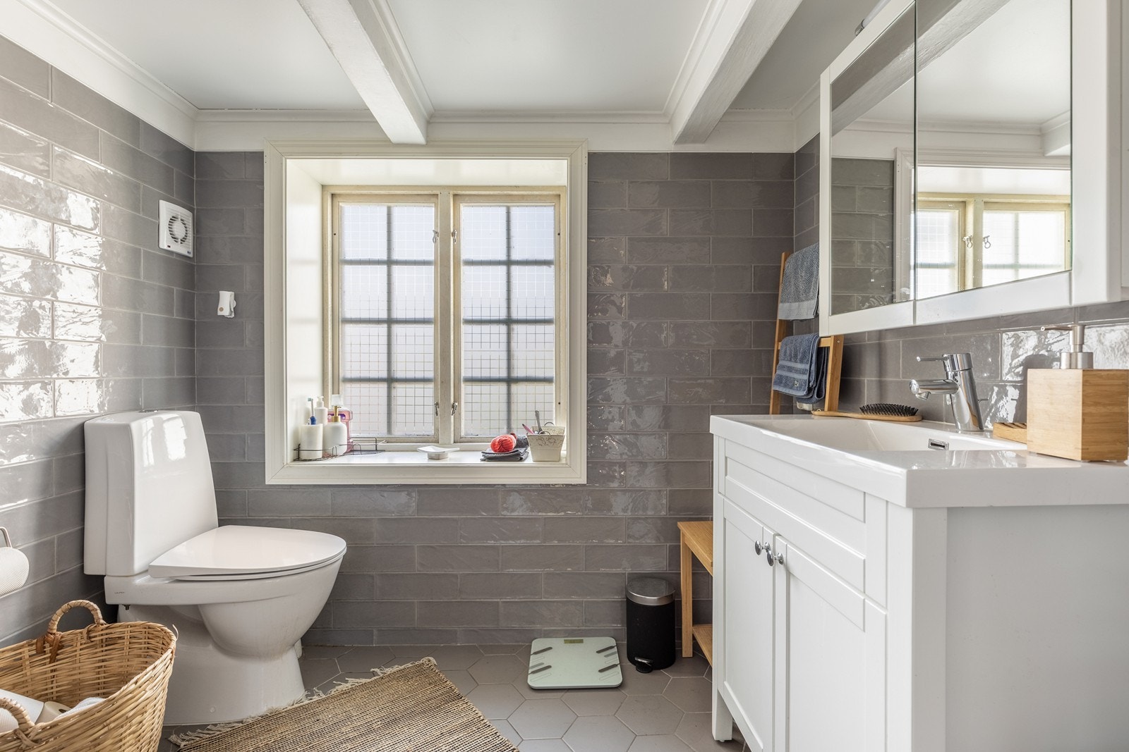 Flislagt bad renovert i 2019 Galleribilde