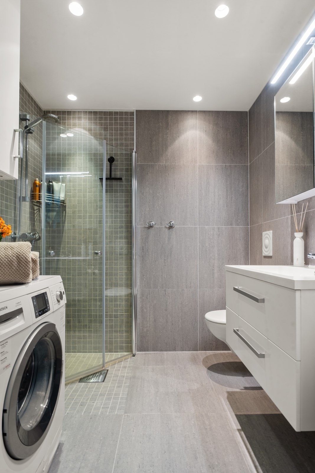 Badet ble pusset opp i 2017 og det er også mekanisk avtrekk som skaper et godt og behagelig inneklima. Galleribilde