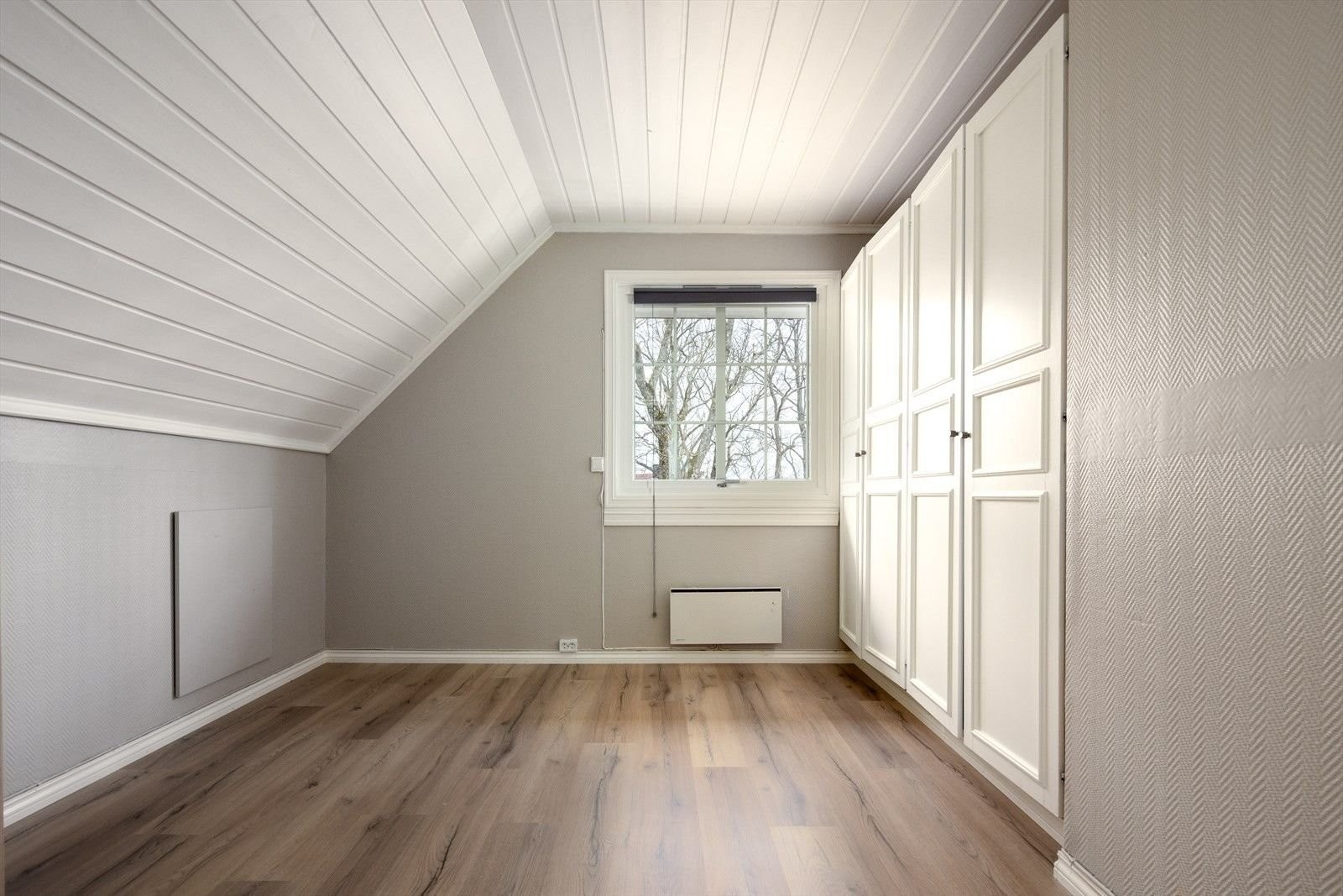 Soverom – pusset opp med nytt gulv i 2019. Galleribilde