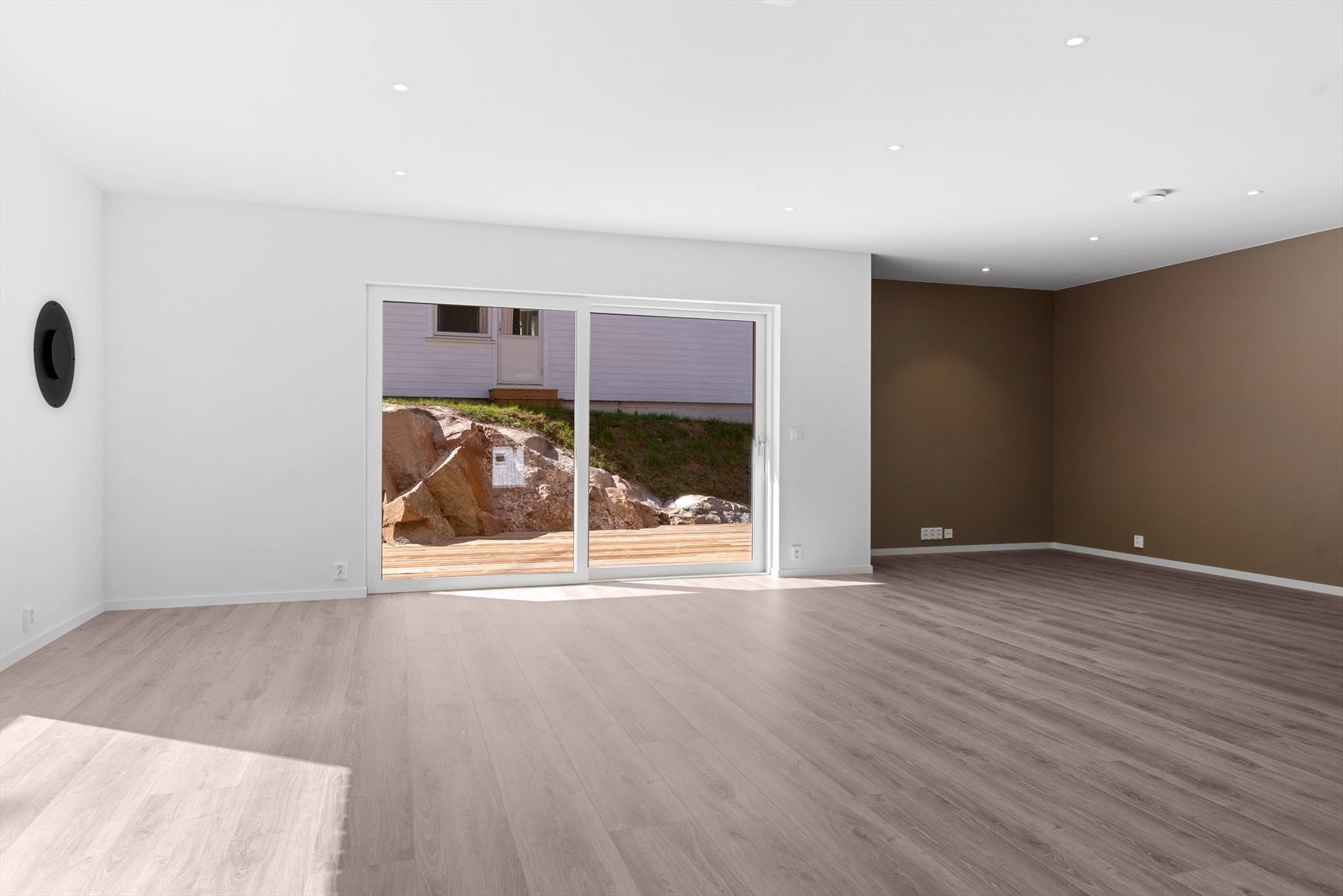 Det er klargjort for montering av vedovn. Galleribilde