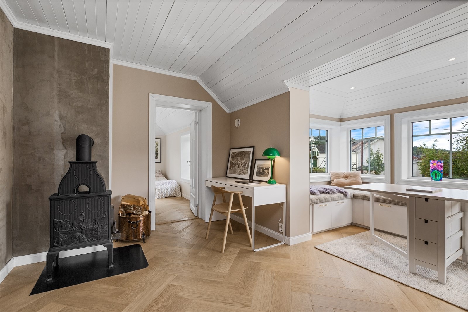 Det er vedovn og fantastisk lysinnslipp! Galleribilde