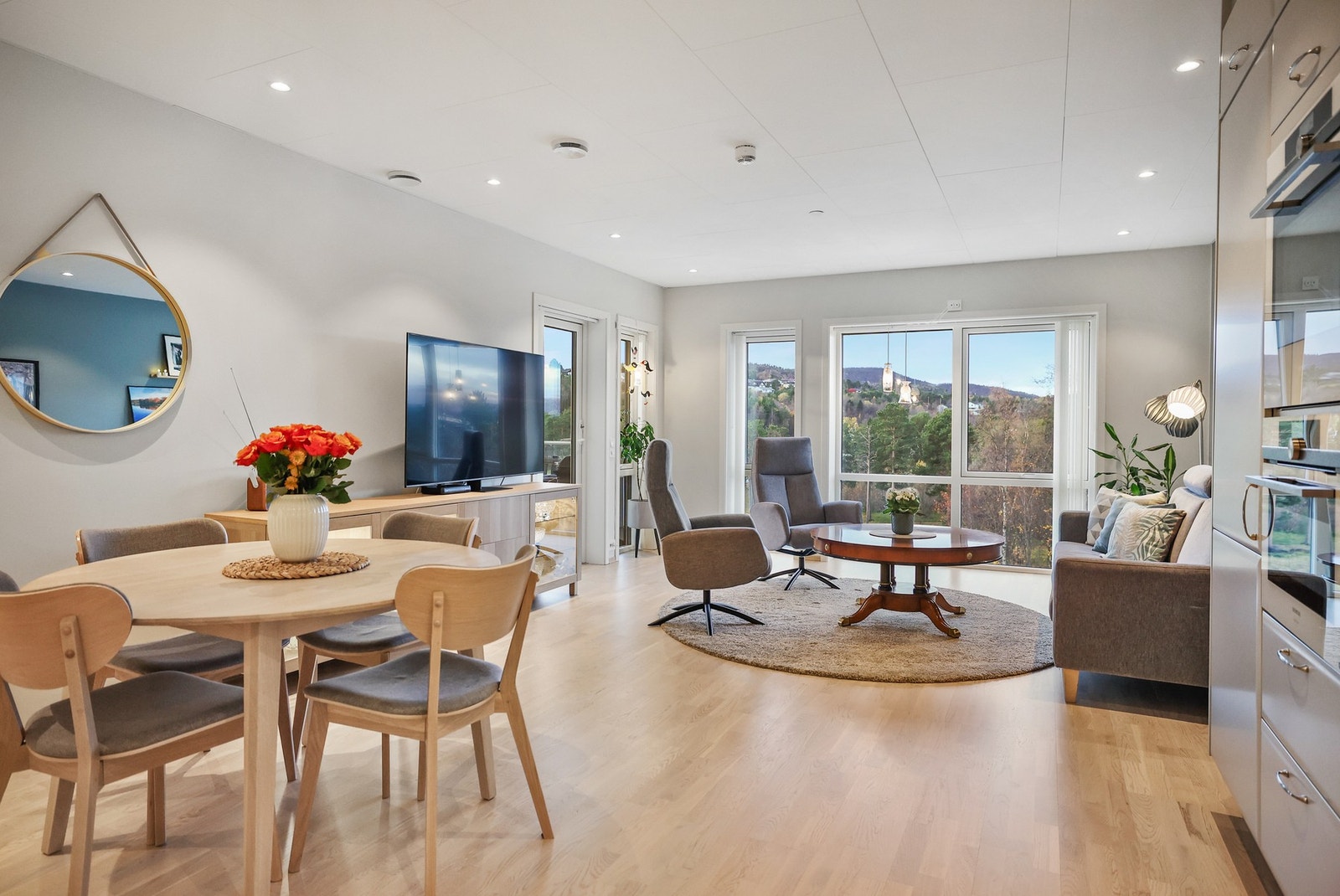 Delikat 3-roms leilighet med flere gode oppgraderinger. Galleribilde