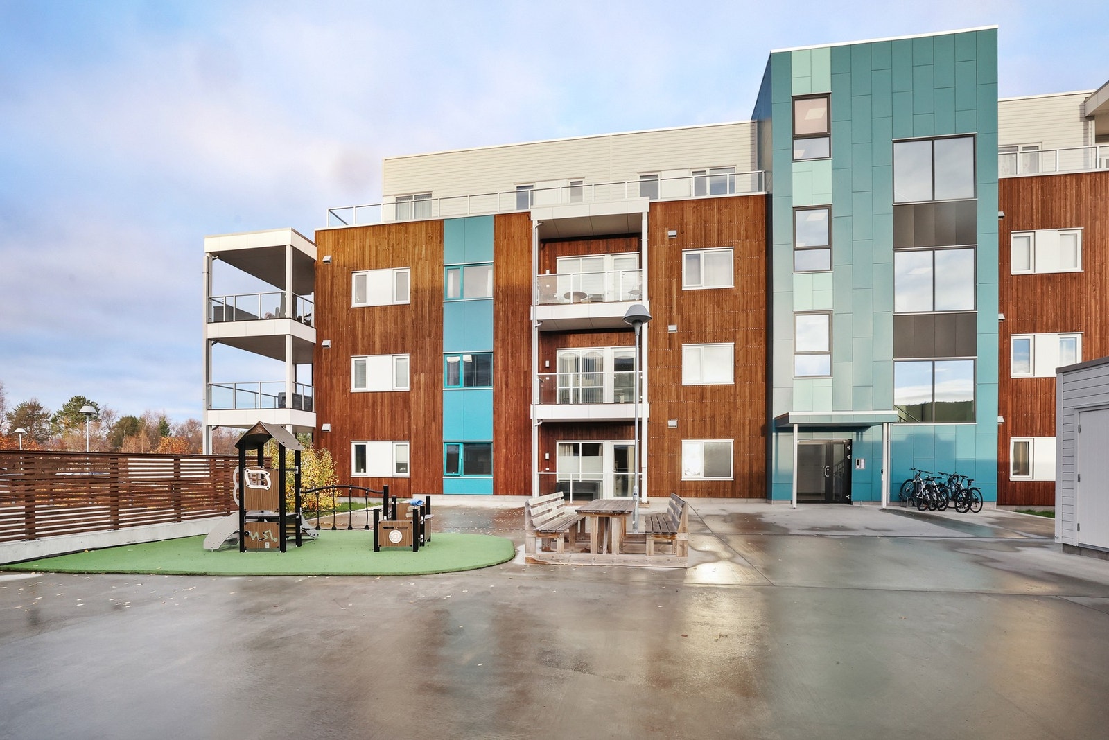 Sameiet har flotte uteområder. Galleribilde