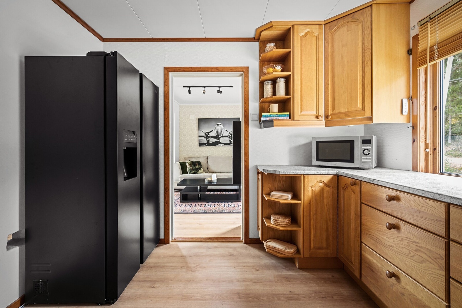 Kjøleskap medfølger ikke handelen, men oppvaskmaskin og komfyr medfølger Galleribilde