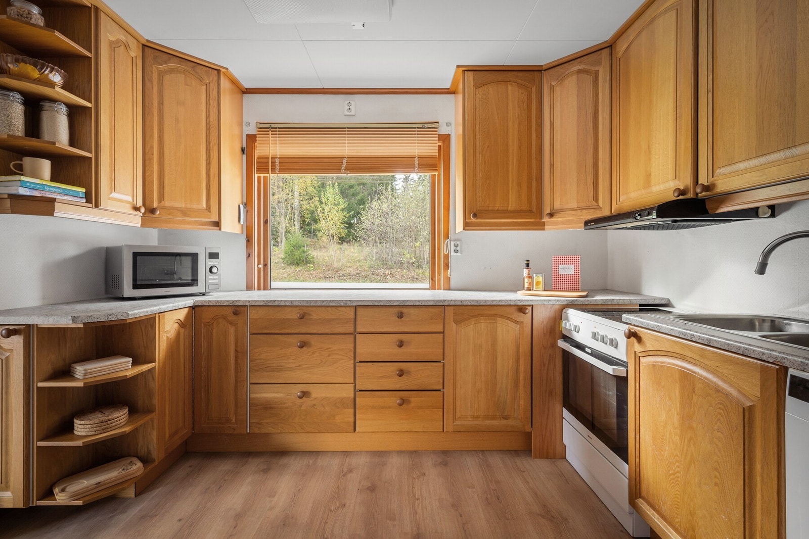 Pent utsyn fra kjøkken Galleribilde