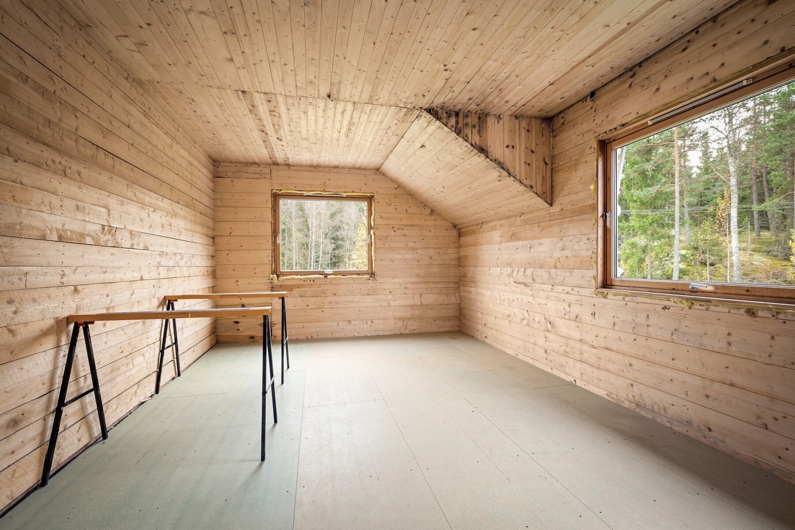 Viderere i 2etg er det klargjort for oppussing, og et soverom til Galleribilde