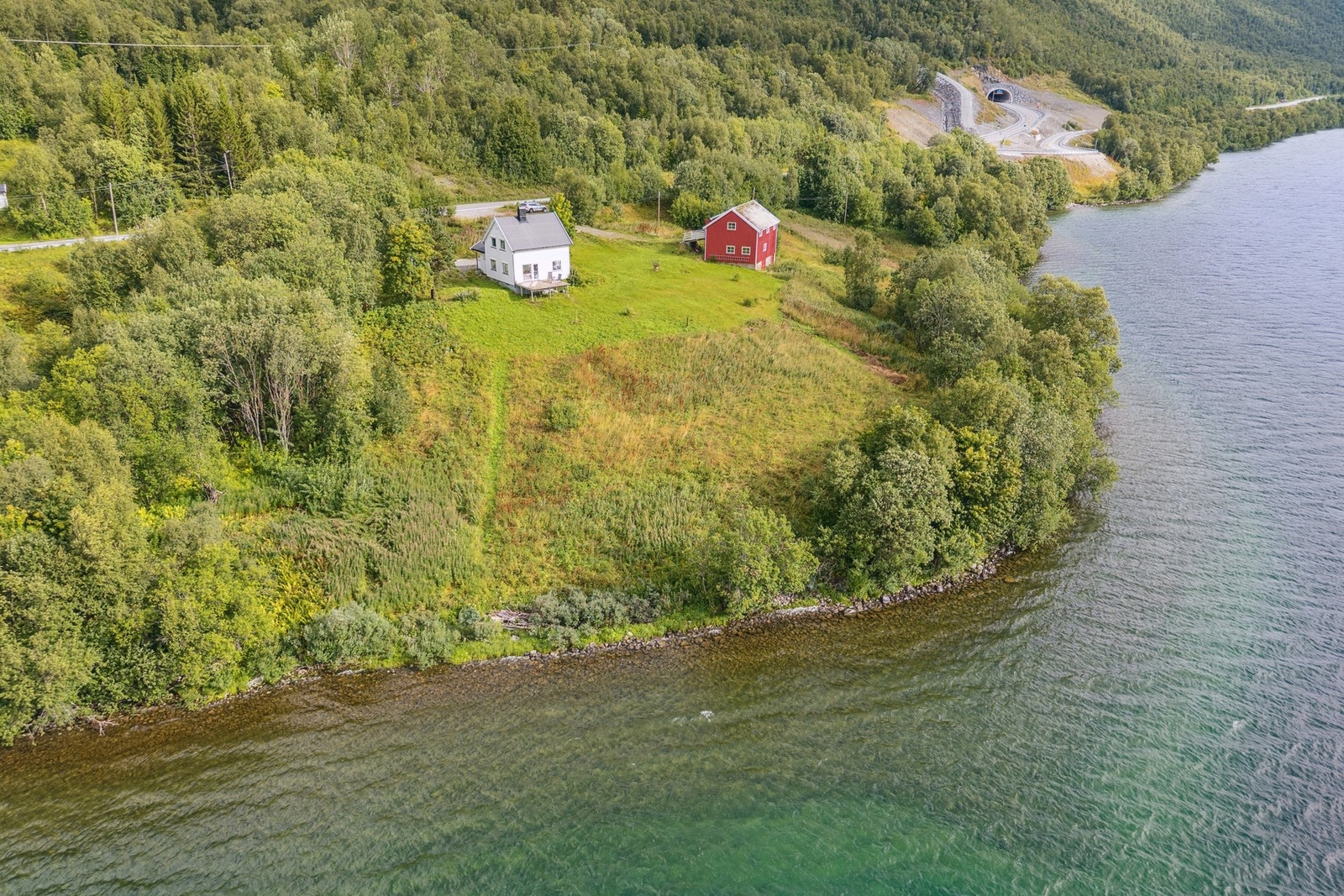 Velkommen til Oksfjordveien 823! Galleribilde