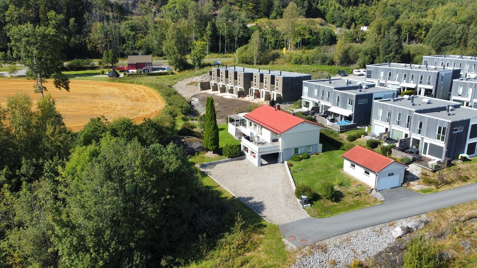 Velkommen til Haneborgenga 15 - En meget godt vedlikeholdt enebolig innerst i blindvei. Galleribilde