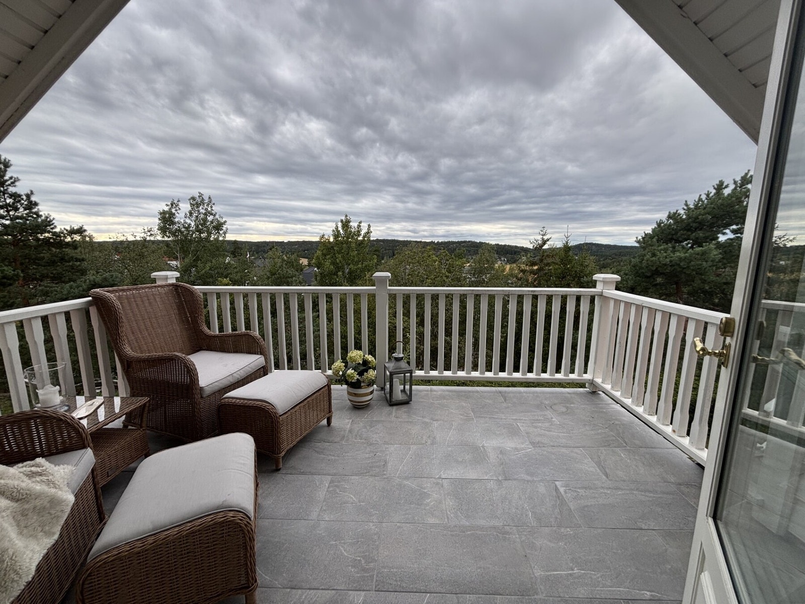 Flott utsikt fra balkong i 2. etg Galleribilde