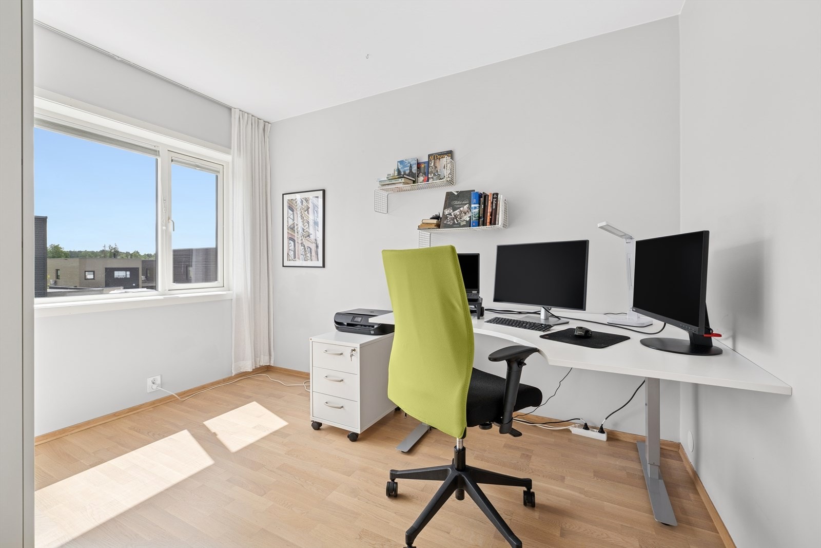 Ypperlig som barnerom, gjesterom eller hjemmekontor. Galleribilde