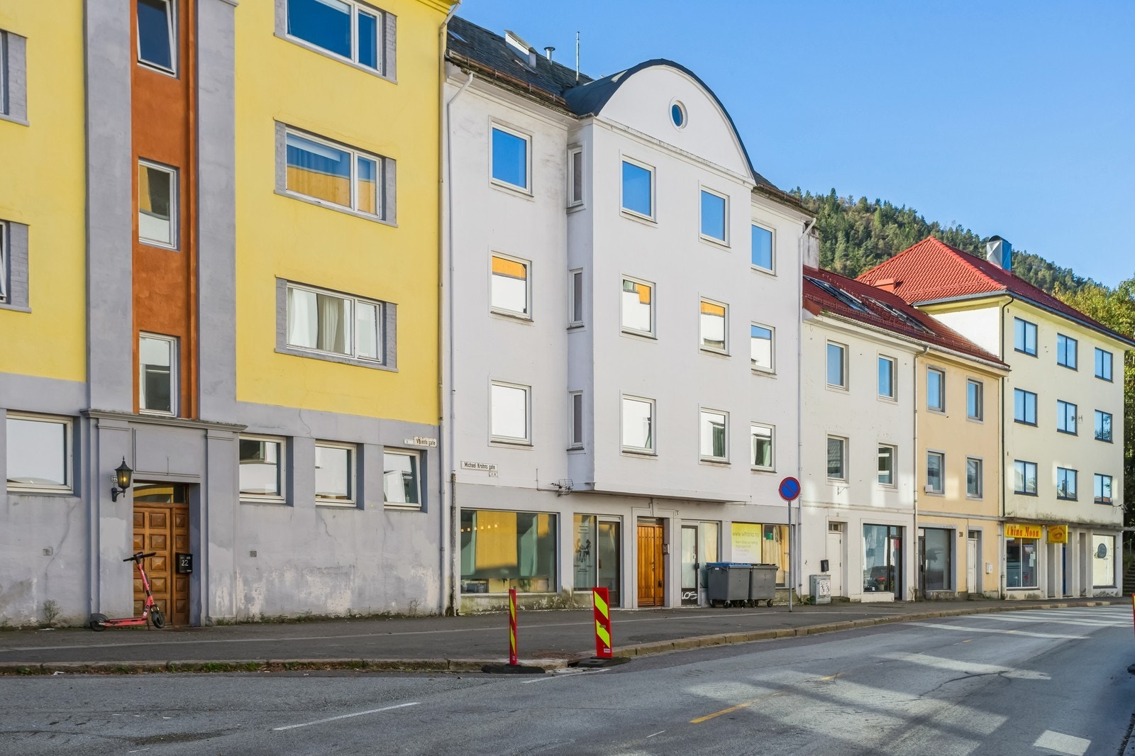 Velkommen til Michael Krohns gate 16 - en romslig og funksjonell bolig med kort avstand til sentrum. Galleribilde