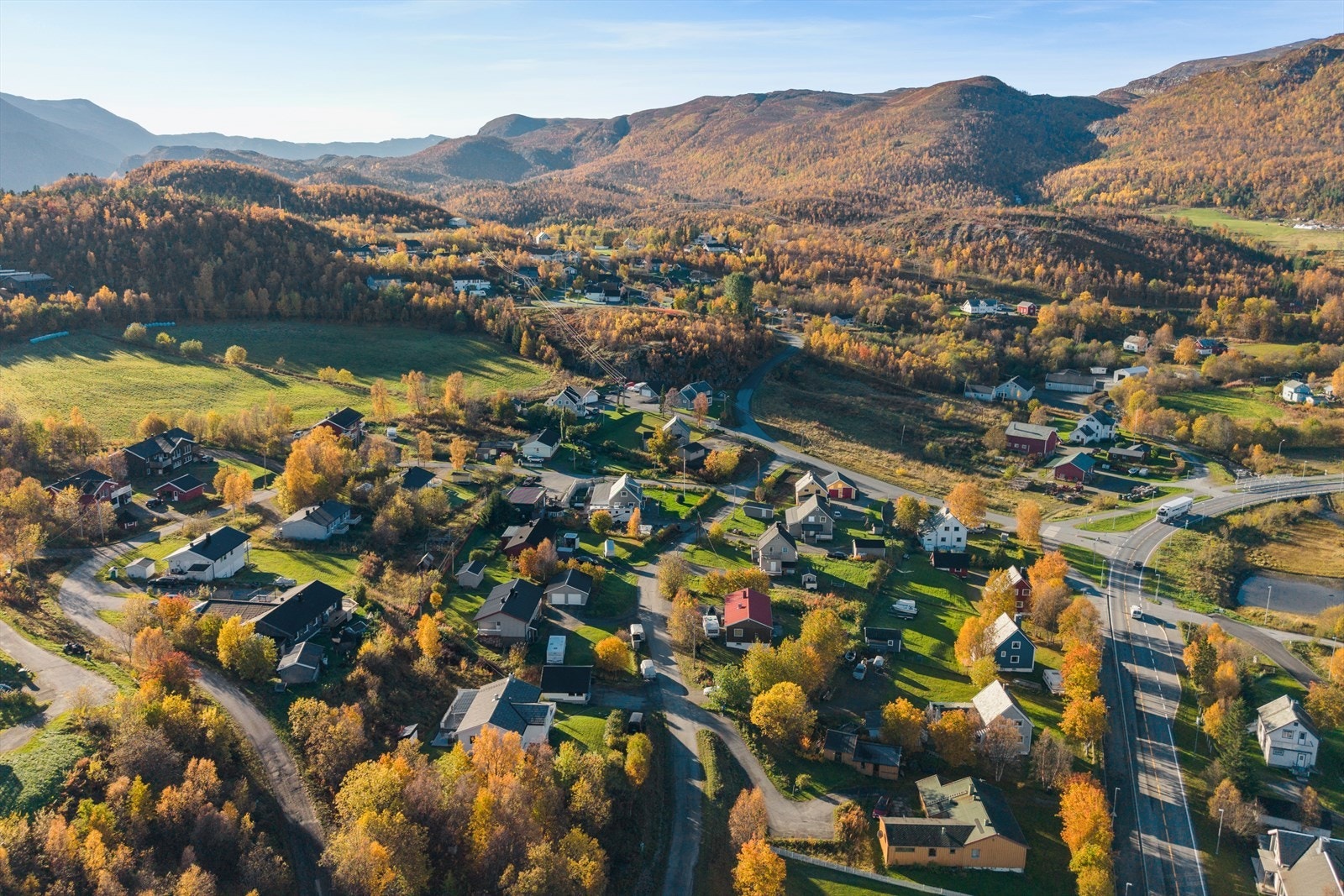 Fra boligen er det kort vei til både skole og barnehage. Galleribilde