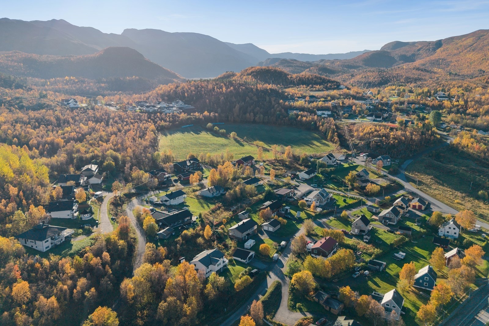 Området byr på flotte naturopplevelser rett utenfor døren, med kort vei til populære turområder som passer både for barnefamilier og turentusiaster. Galleribilde