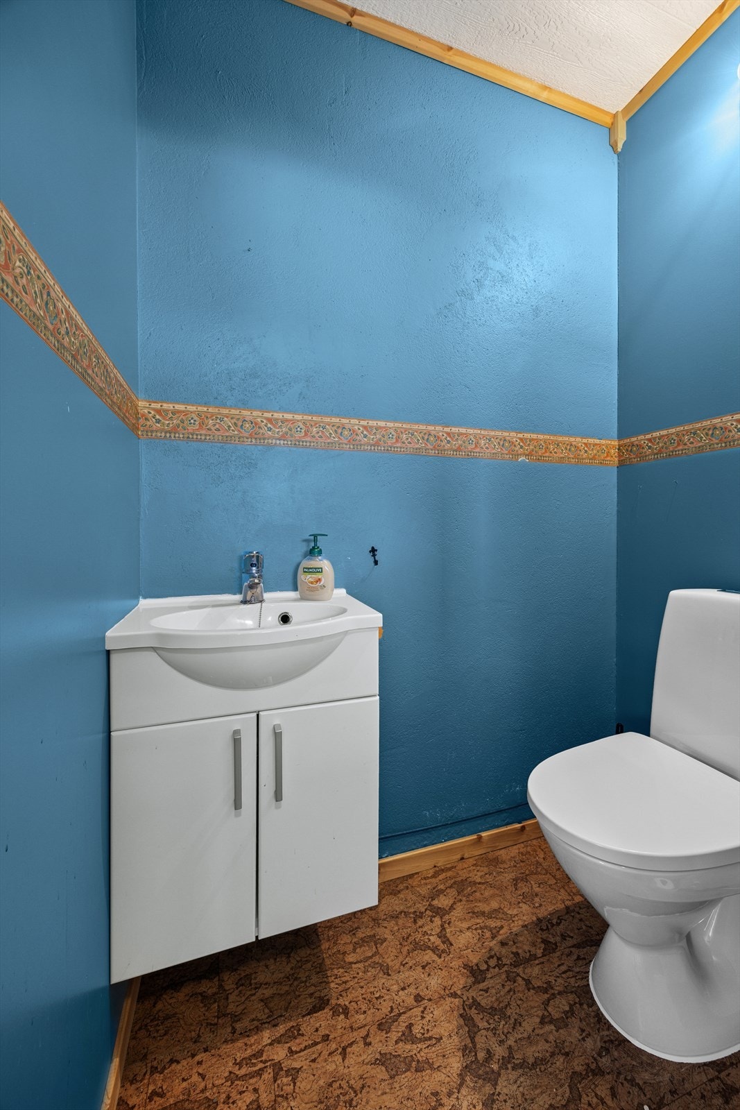 Separat wc-rom i første etasje. Galleribilde