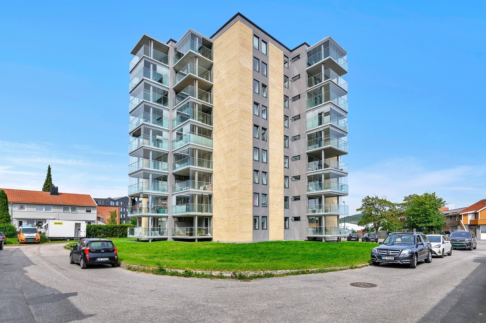 Leiligheten er beliggende i et veldrevet borettslag og har en fantastisk beliggenhet på Lund! Galleribilde