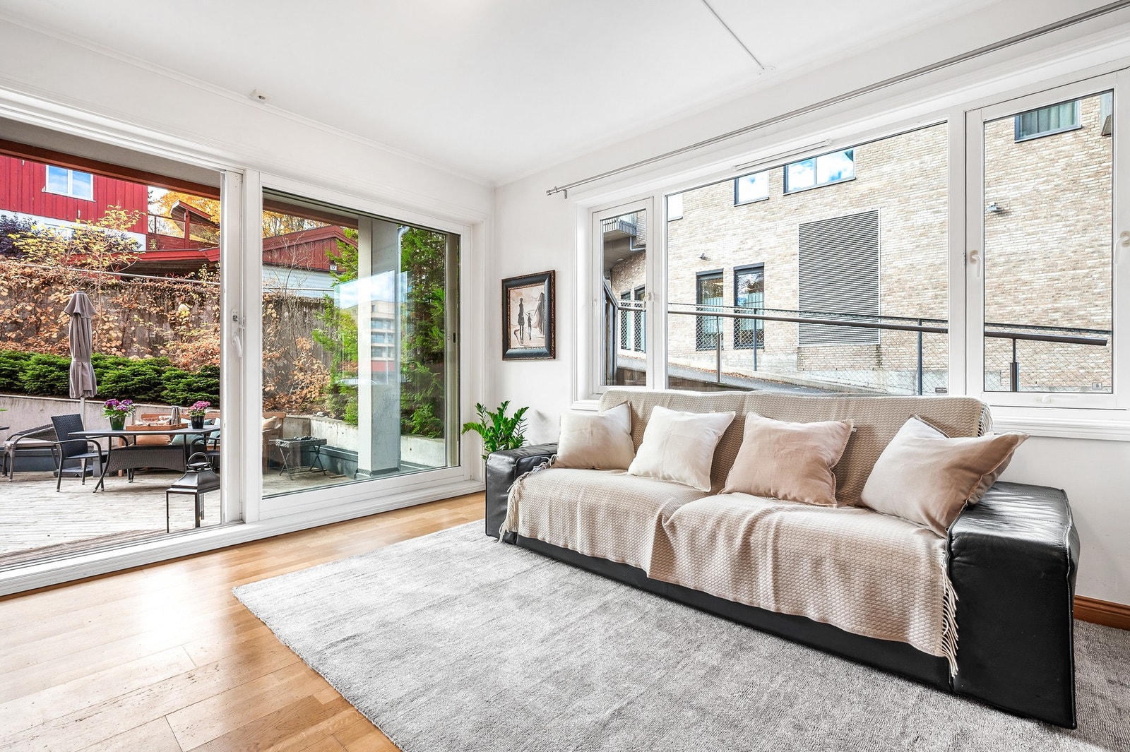 Fra stuen er det adkomst til terrassen. Galleribilde