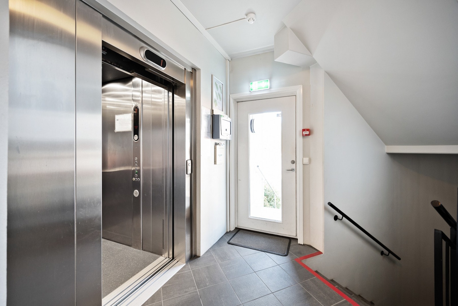 Bygget har heis for enkel adkomst til leiligheten. Galleribilde