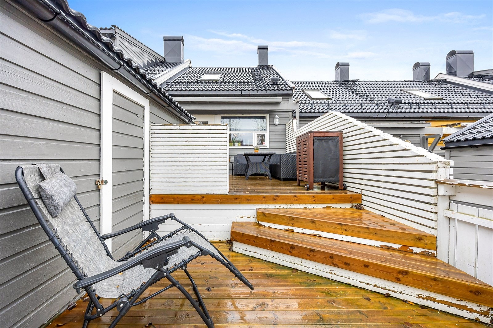 I tilknytning til inngangspartiet ligger en praktisk utvendig bod på 5 m². Galleribilde