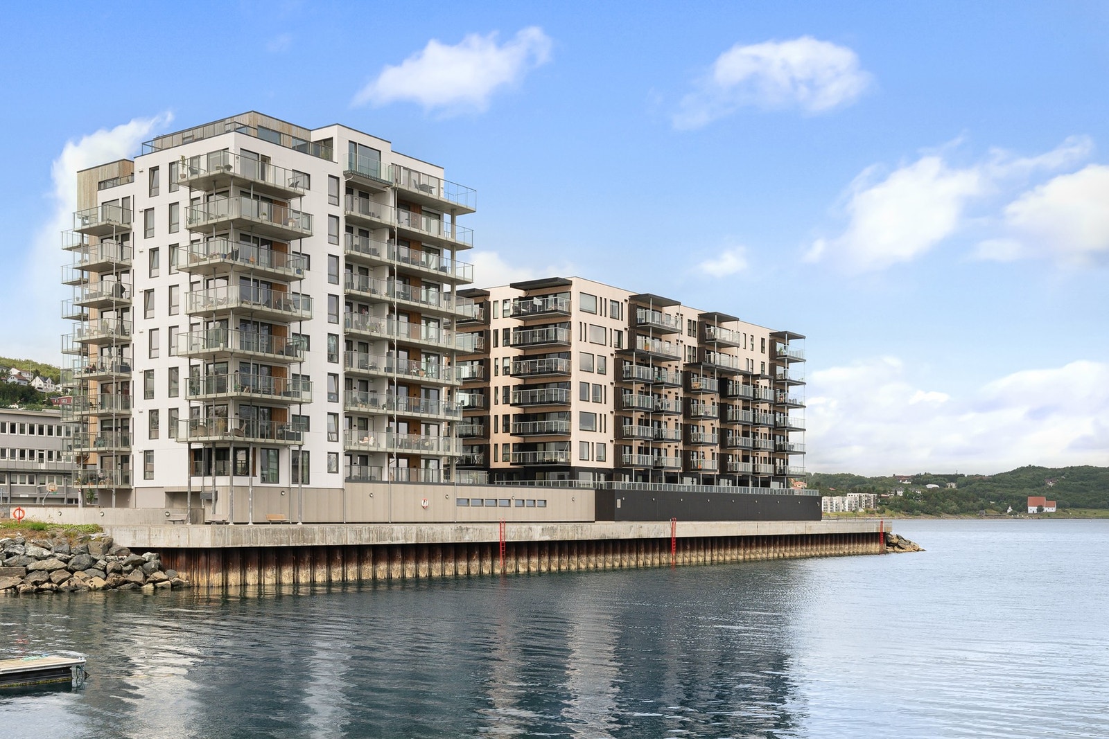 Attraktiv beliggenhet nær havet - kun en kort spasertur fra Harstad sentrum. Galleribilde