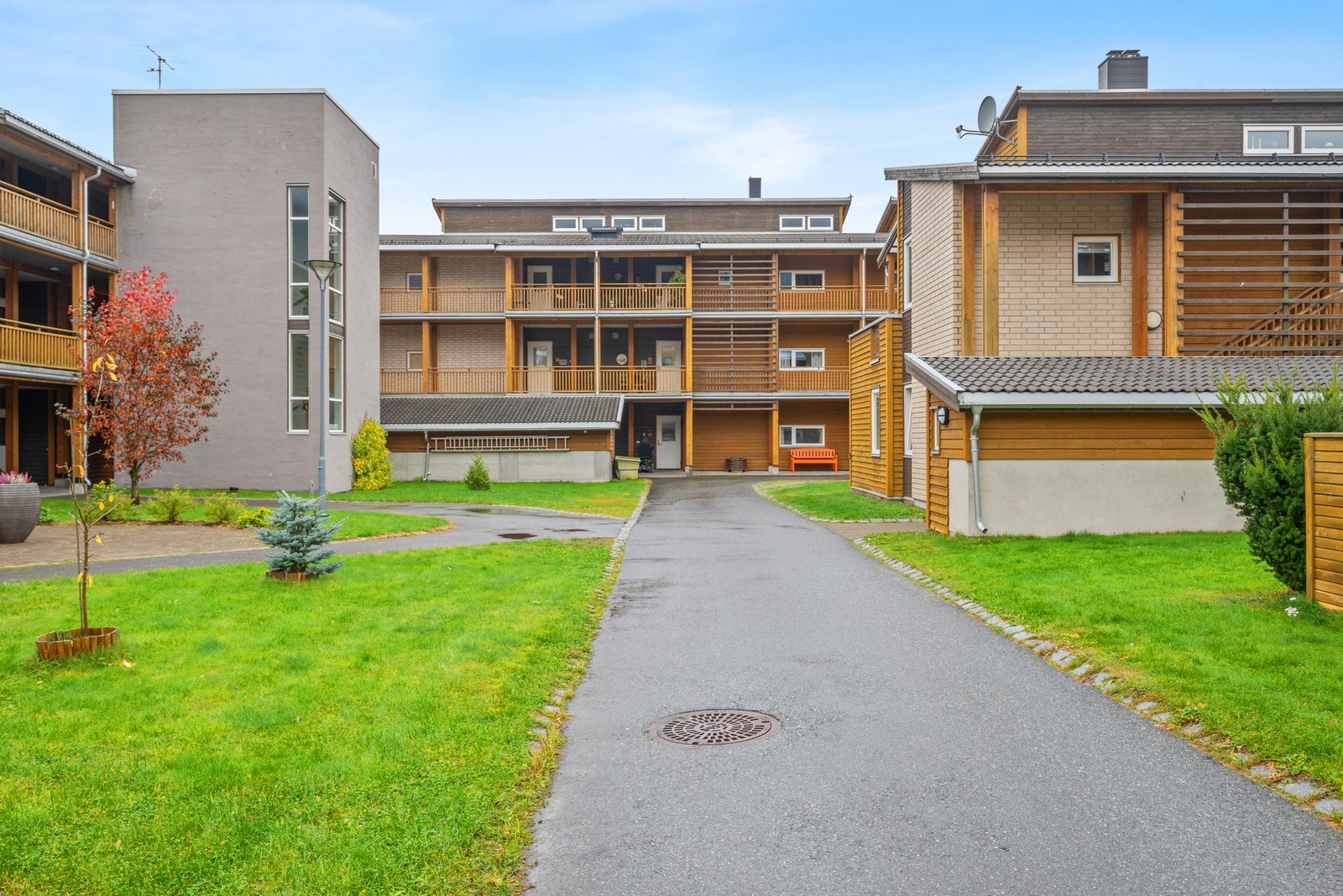 Bygget har felles parkeringskjeller og heis Galleribilde