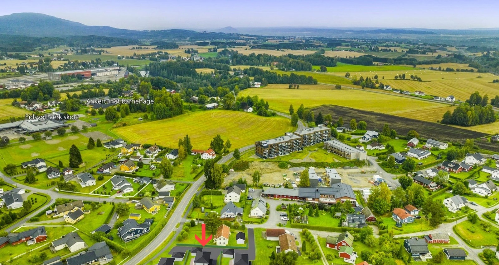 Rask tilgang til tog og buss gjør pendling til Oslo og Gardermoen enkelt. Galleribilde