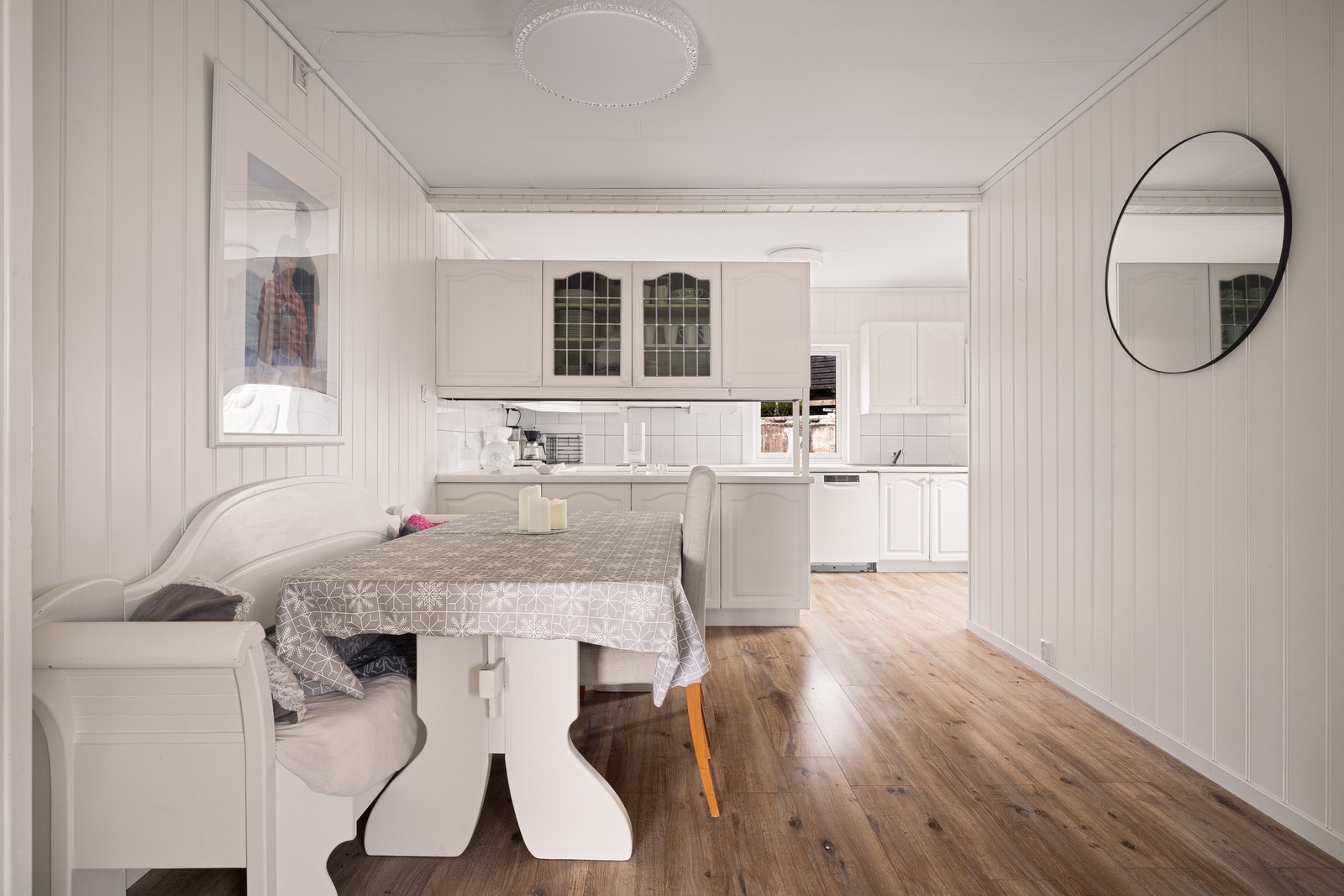 Spisestue og kjøkken Galleribilde