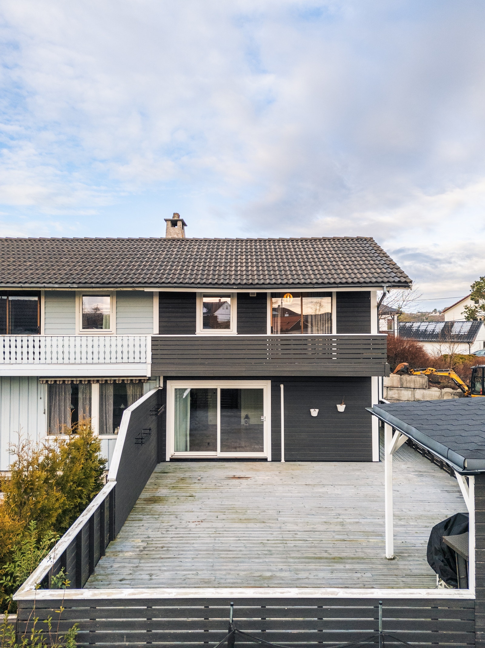 Fasade og terrasse Galleribilde