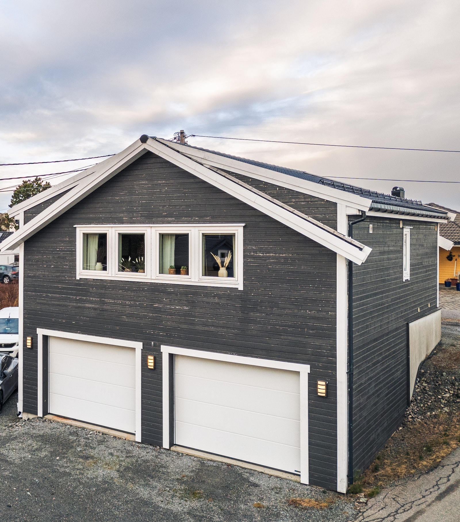 Garasje med leilighet Galleribilde