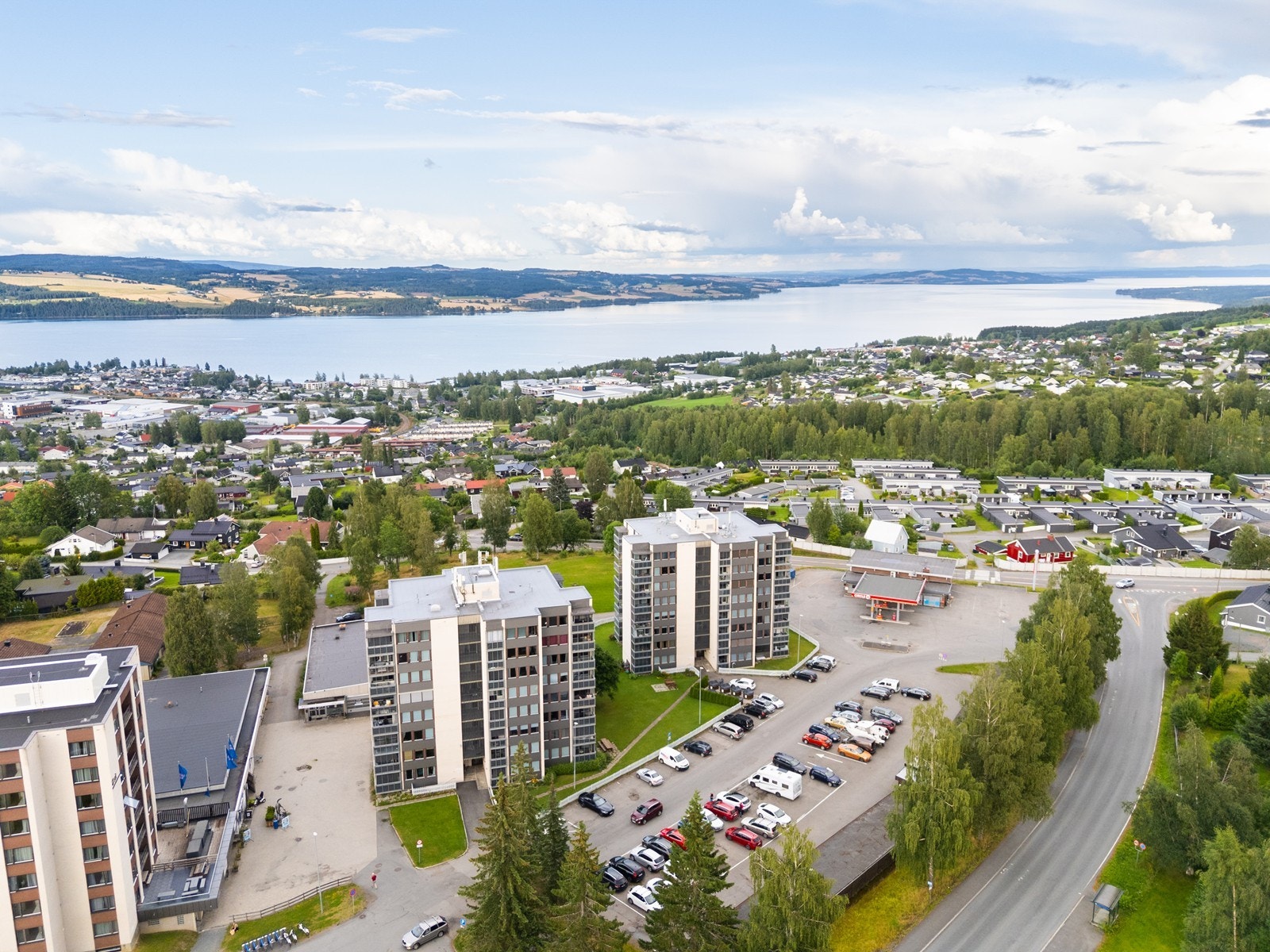 Parkering på utendørs fellesareal Galleribilde