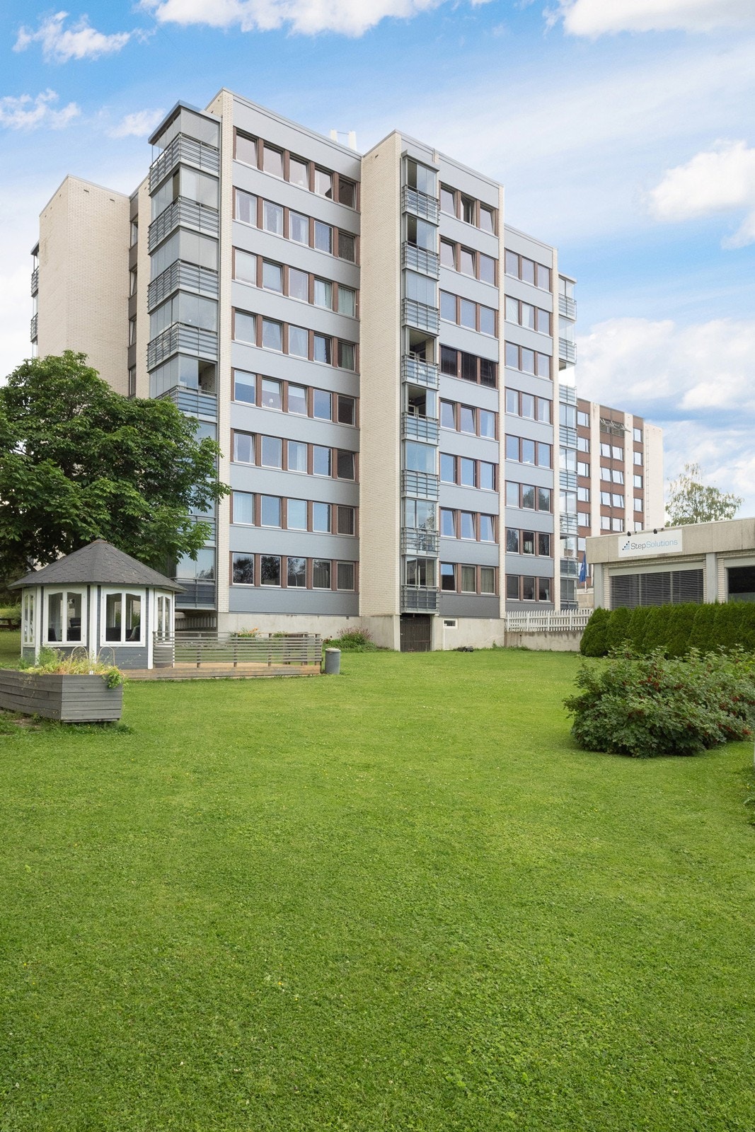 Borettslaget har planer om et renoveringsprosjekt: bl.a. nye vinduer, balkongdører, innvendig fellesareal, postkasser og dørlåser Galleribilde