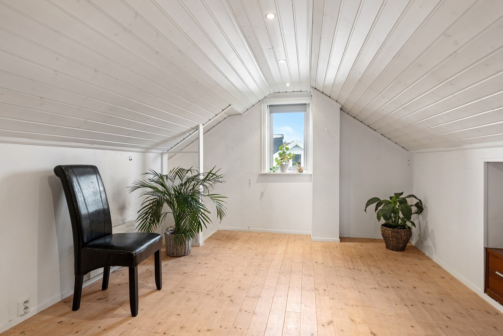 Det er innredet loftstue i tidligere bodareal. Loftstuen er ikke søkt bruksendret Galleribilde