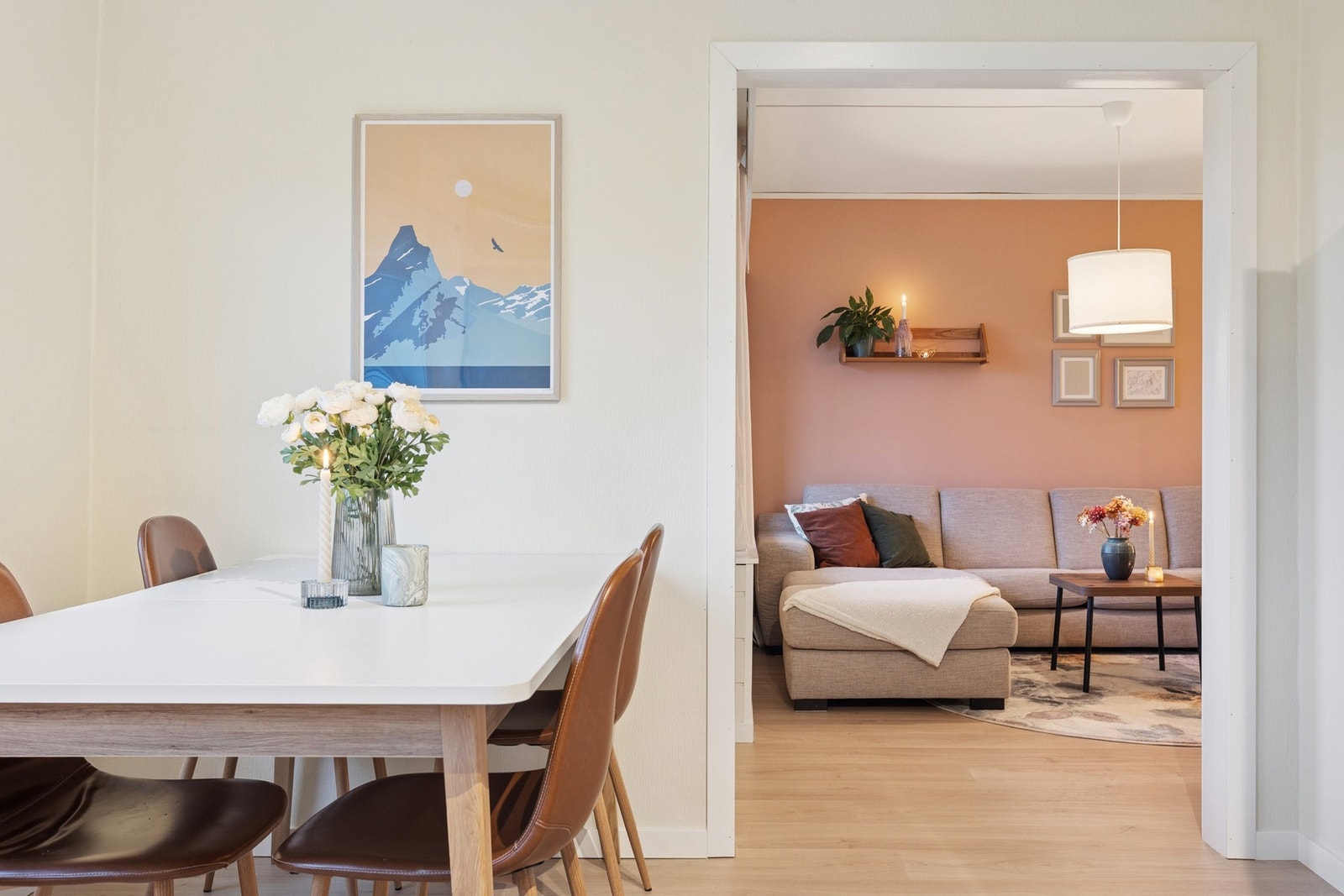 Videre fra stuen ligger kjøkkenet som måler 13 kvm. Galleribilde