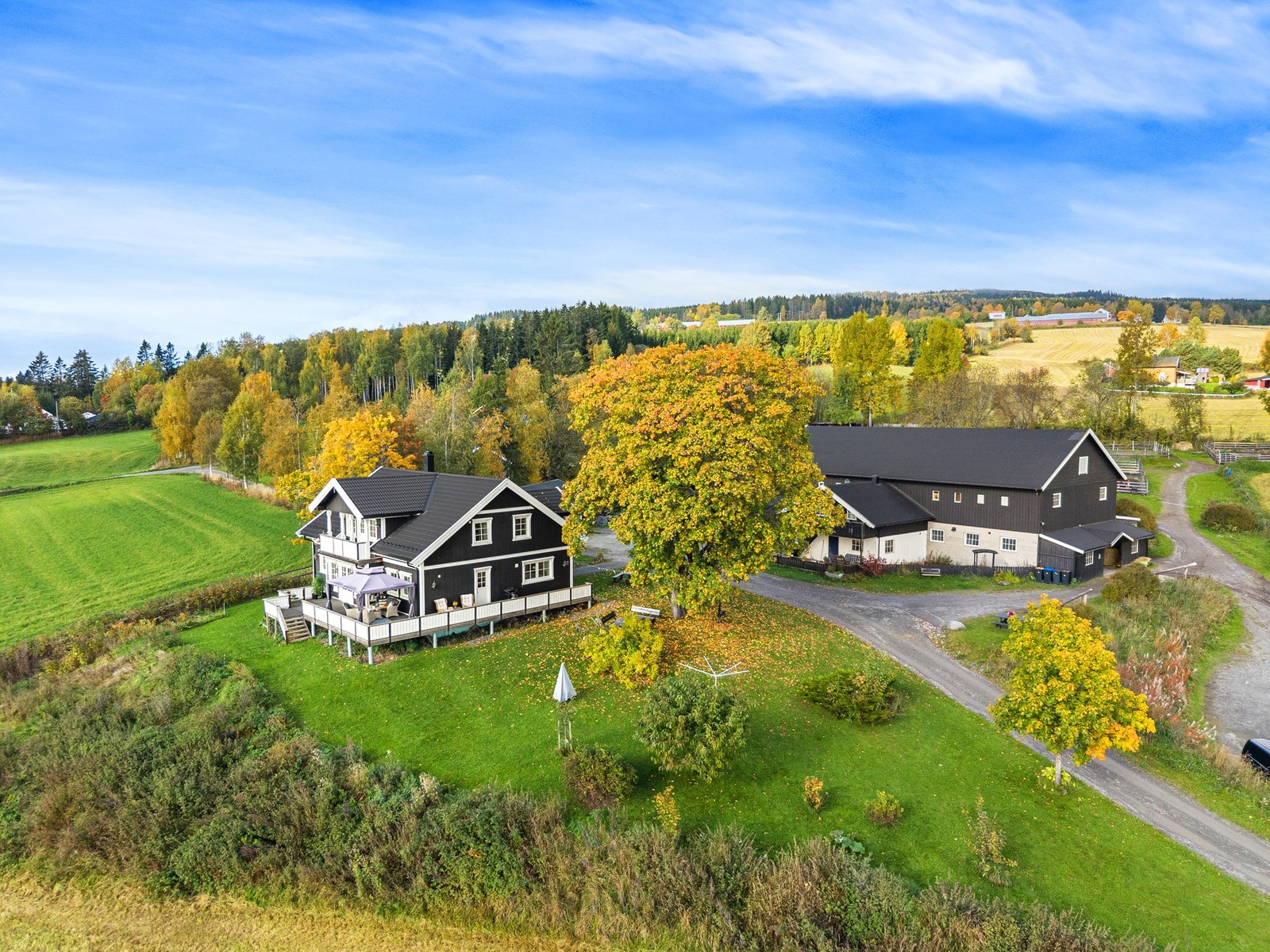 Velkommen til Yksetvegen 32, presentert av André Høgsveen. Foto: Kim Rognmo Galleribilde