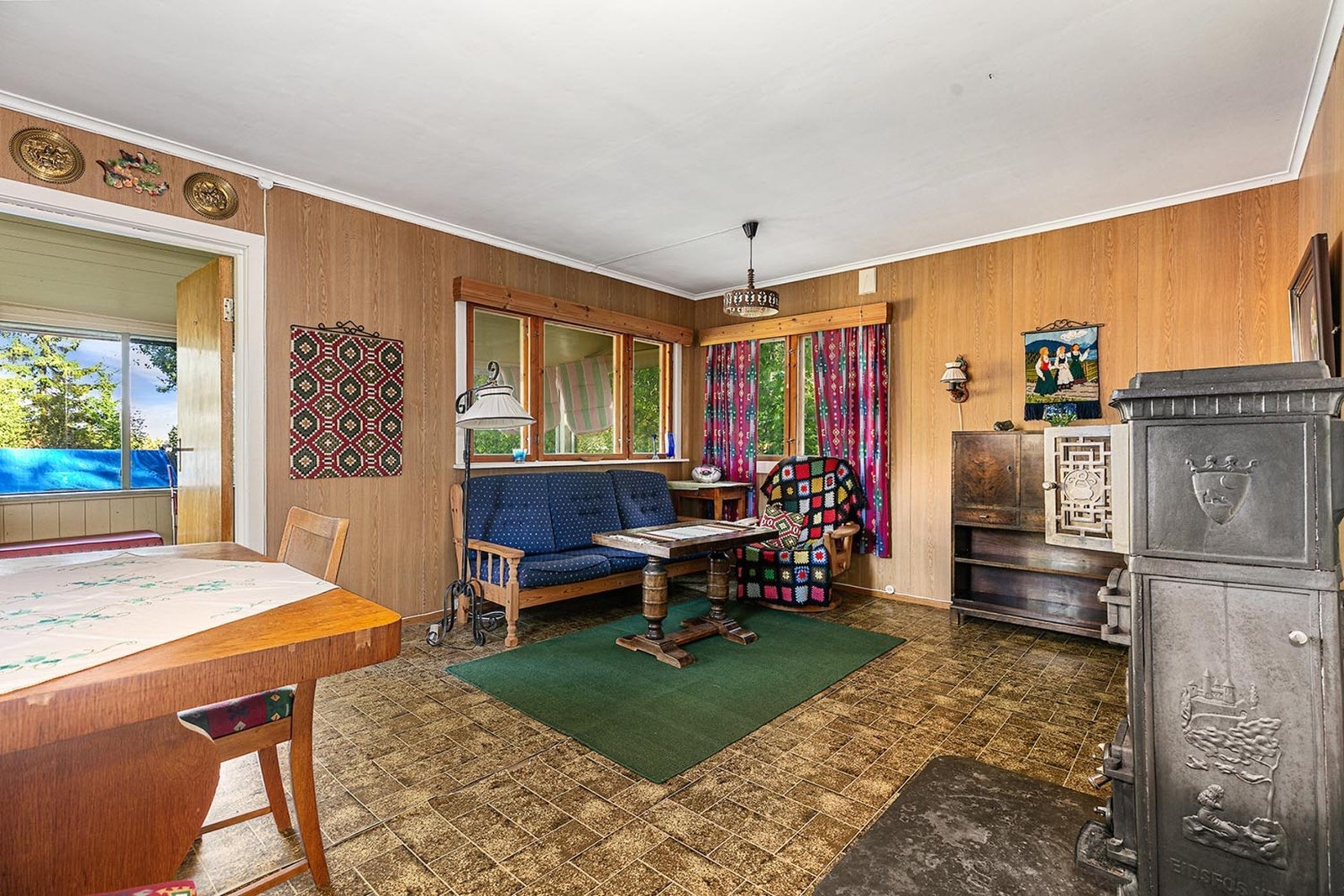 I forbindelse med entréen er det en innglasset veranda på ca 8 m². Galleribilde