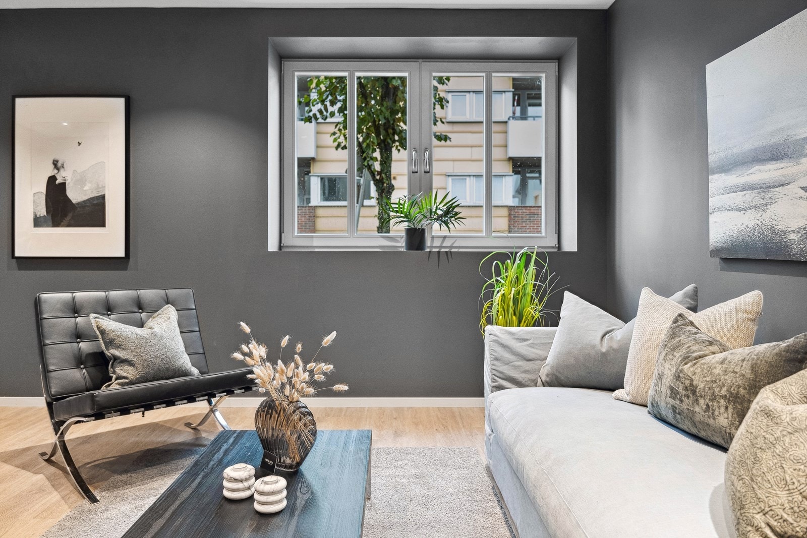 Leiligheten holder en gjennomgående svært god standard Galleribilde