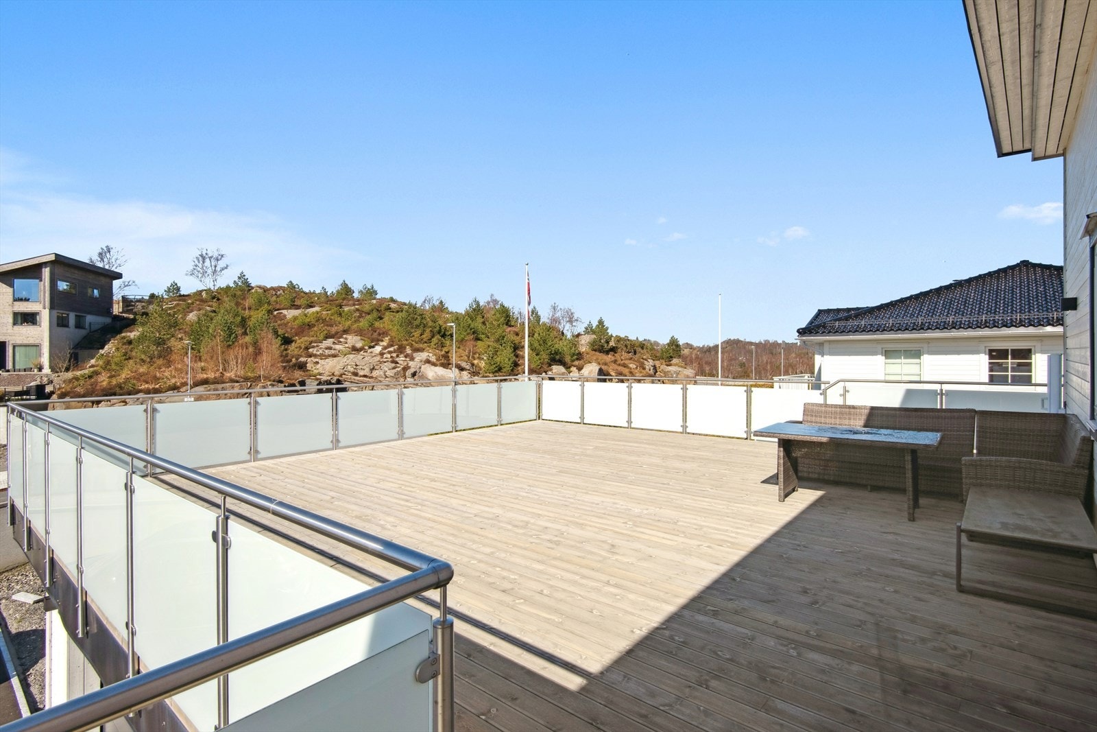 Meget romslig terrasse. Galleribilde