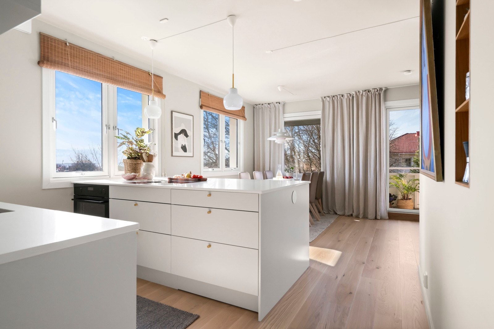 Sosialt kjøkken/spisestue. Galleribilde