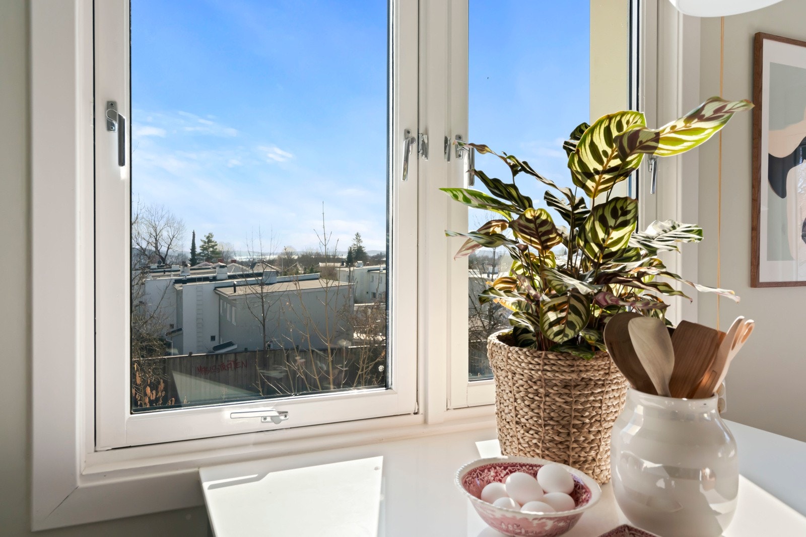 Utsikt mot Oslo/fjorden fra kjøkken og spisestuen. Galleribilde