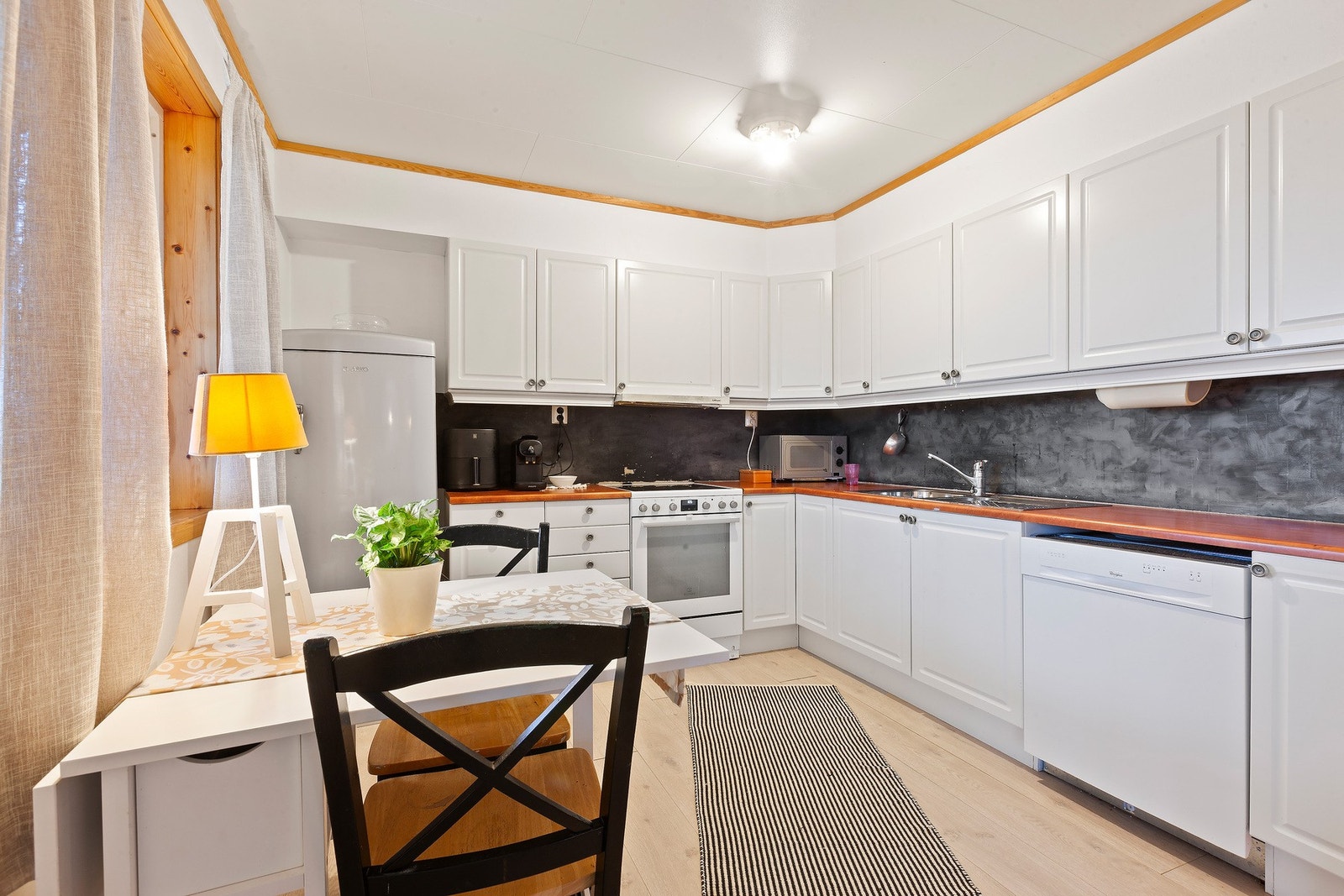 Kjøkken i leiligheten. Galleribilde