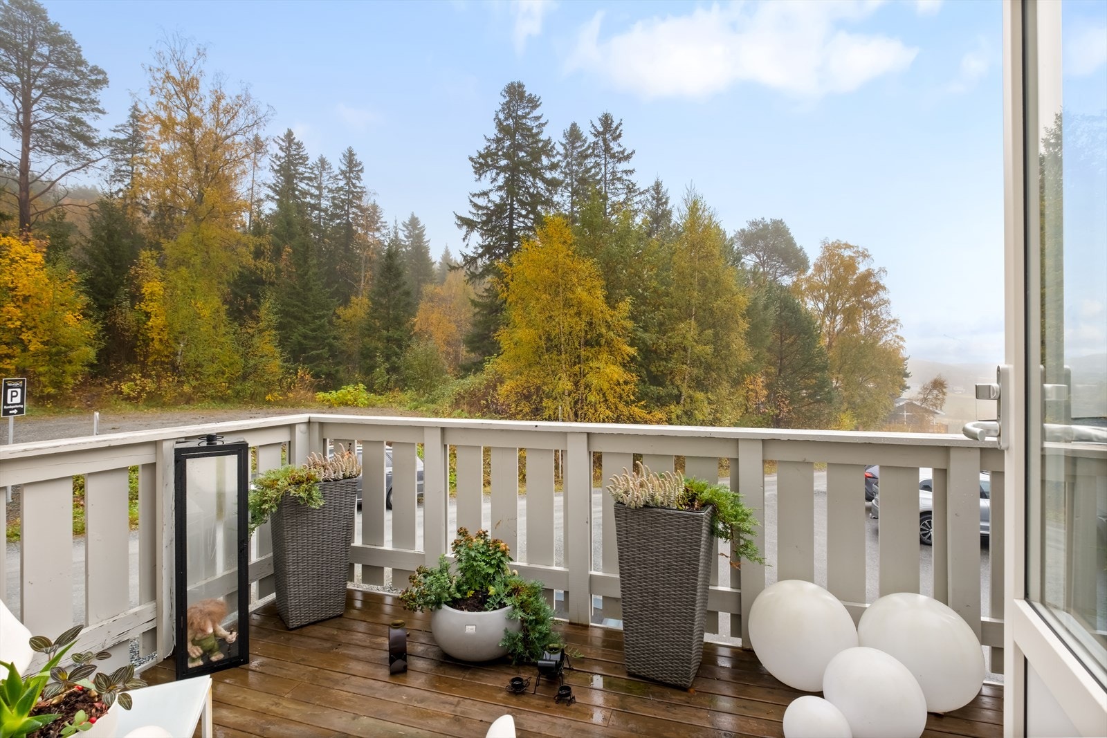 Fra stua har man utgang til balkong på 9 kvm som vender mot Øst. Galleribilde