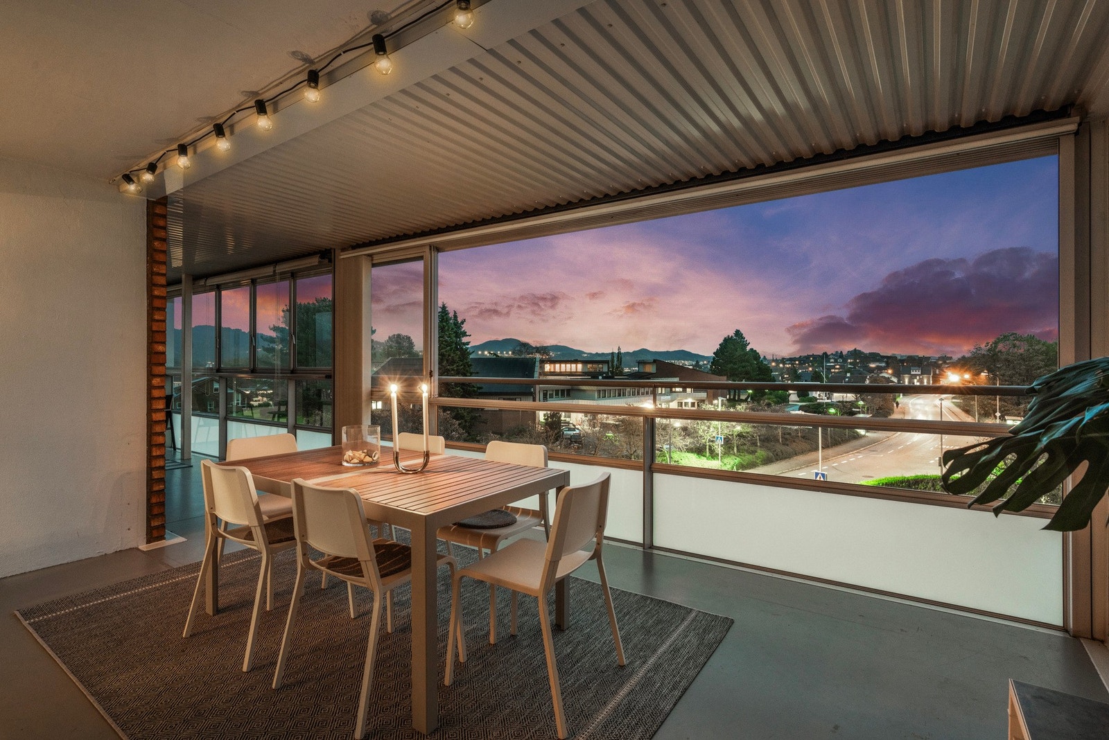 Kveldsbilde | Balkong Galleribilde