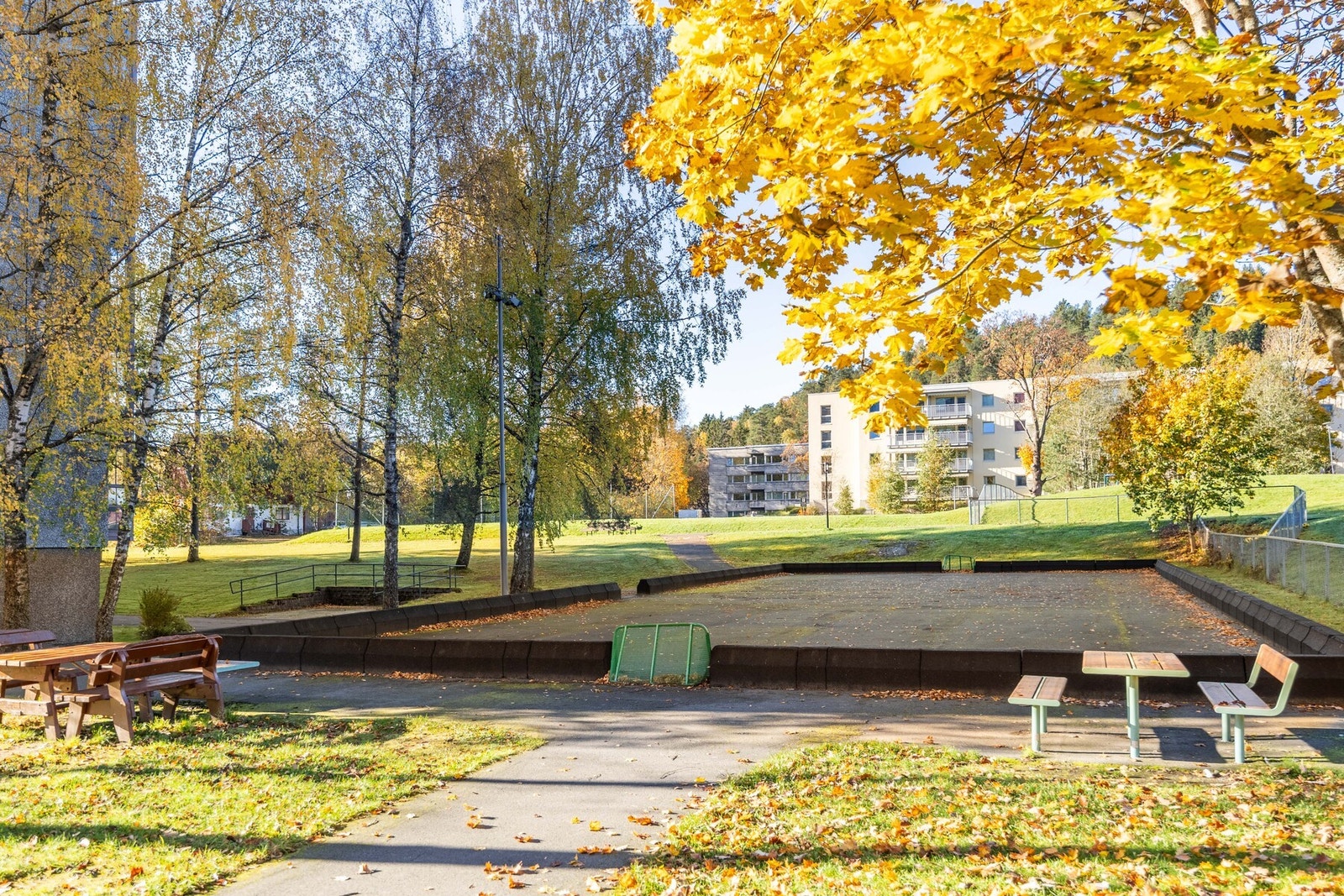 Flere sittegrupper i nærområdet. Galleribilde