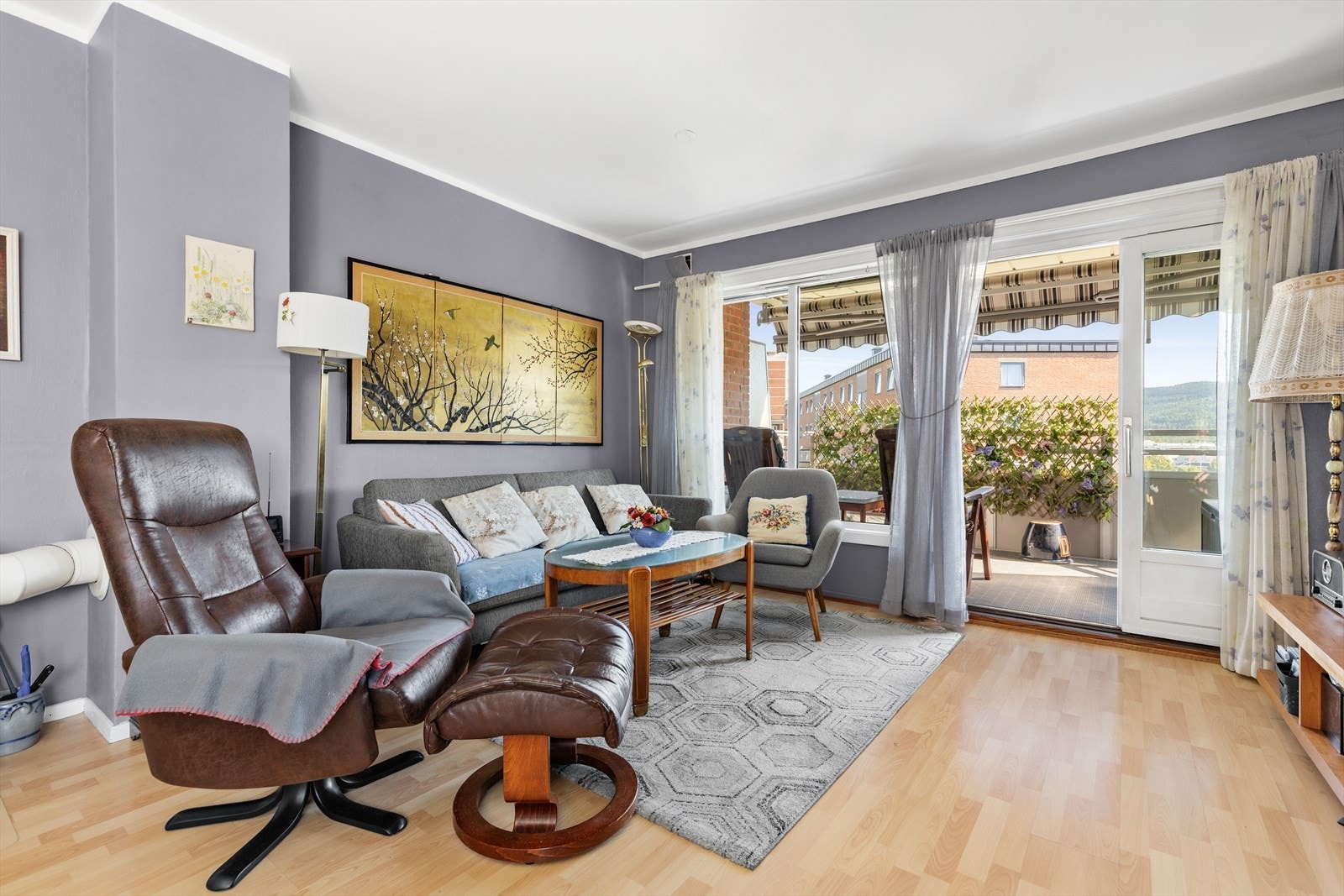 Fra stuen er det videre ut til balkong Galleribilde