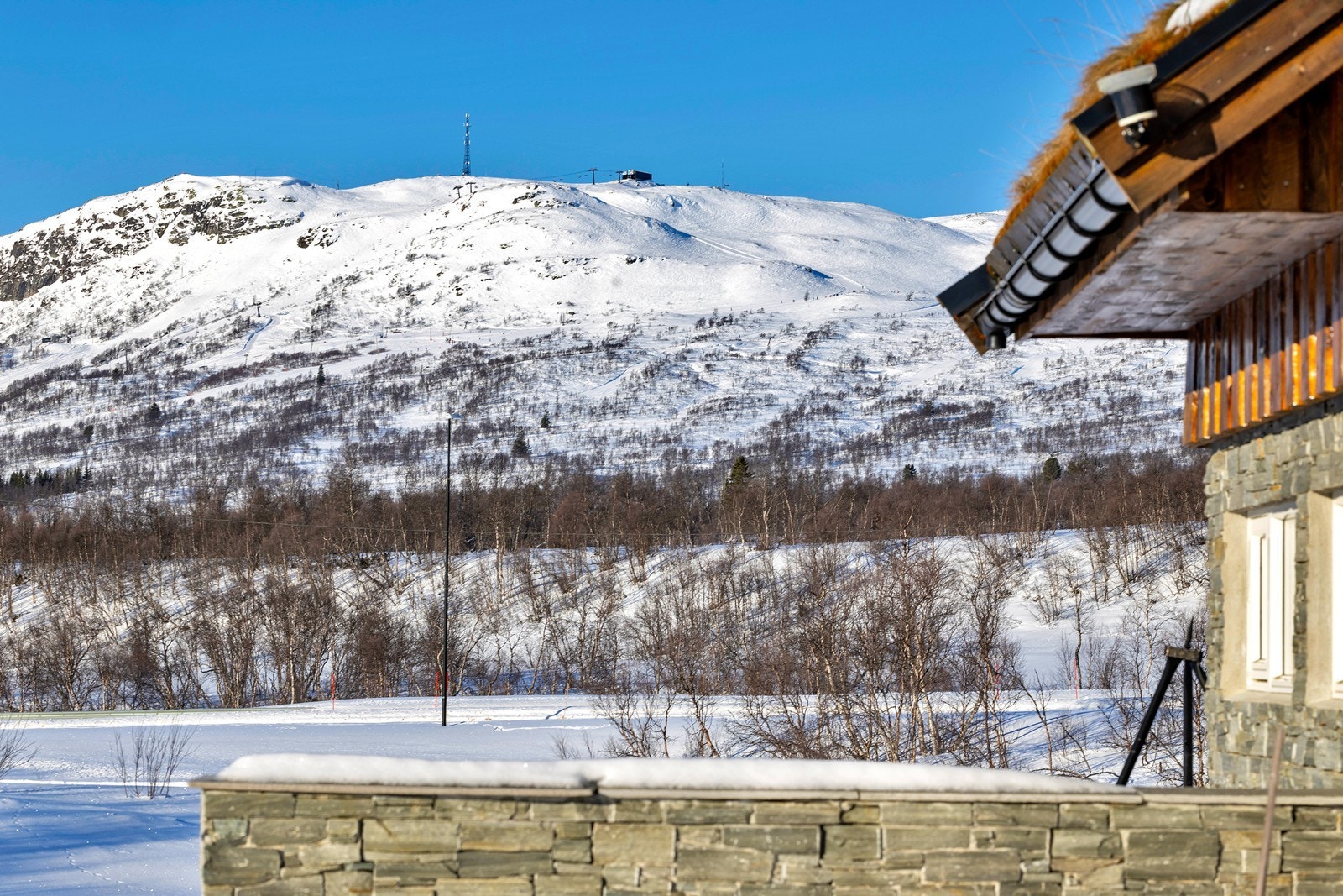 Fantastisk utsikt mot skisenter Galleribilde