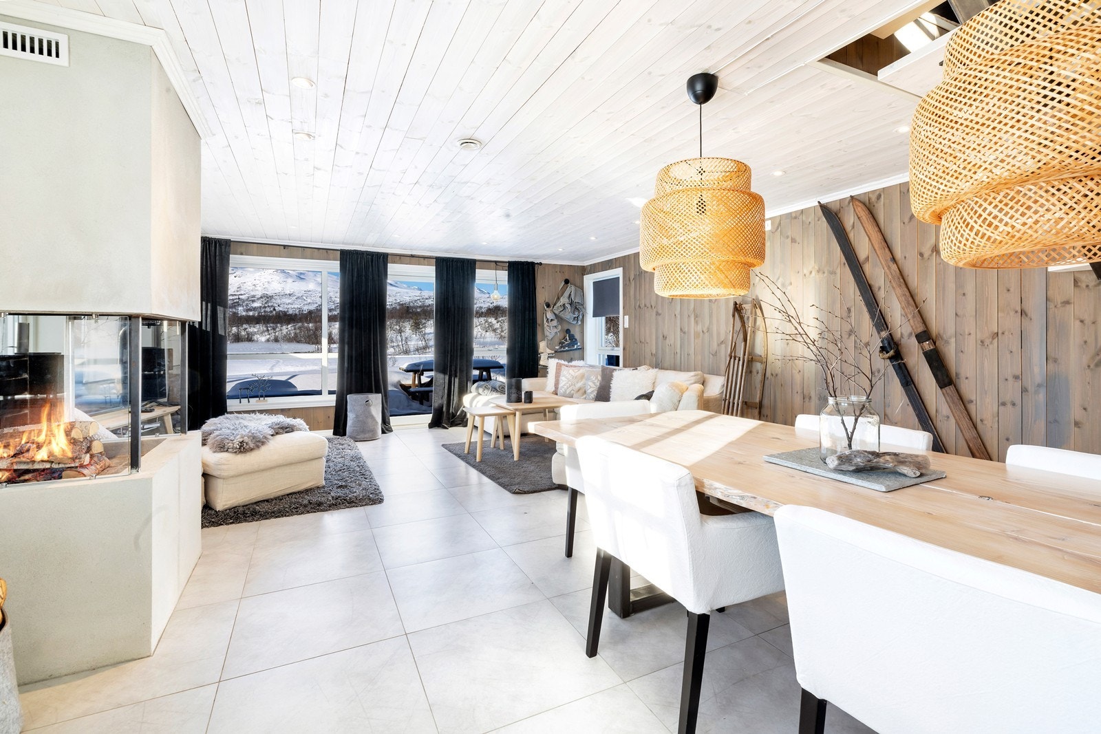 Dette er en romslig og innbydende hytte med mange muligheter Galleribilde