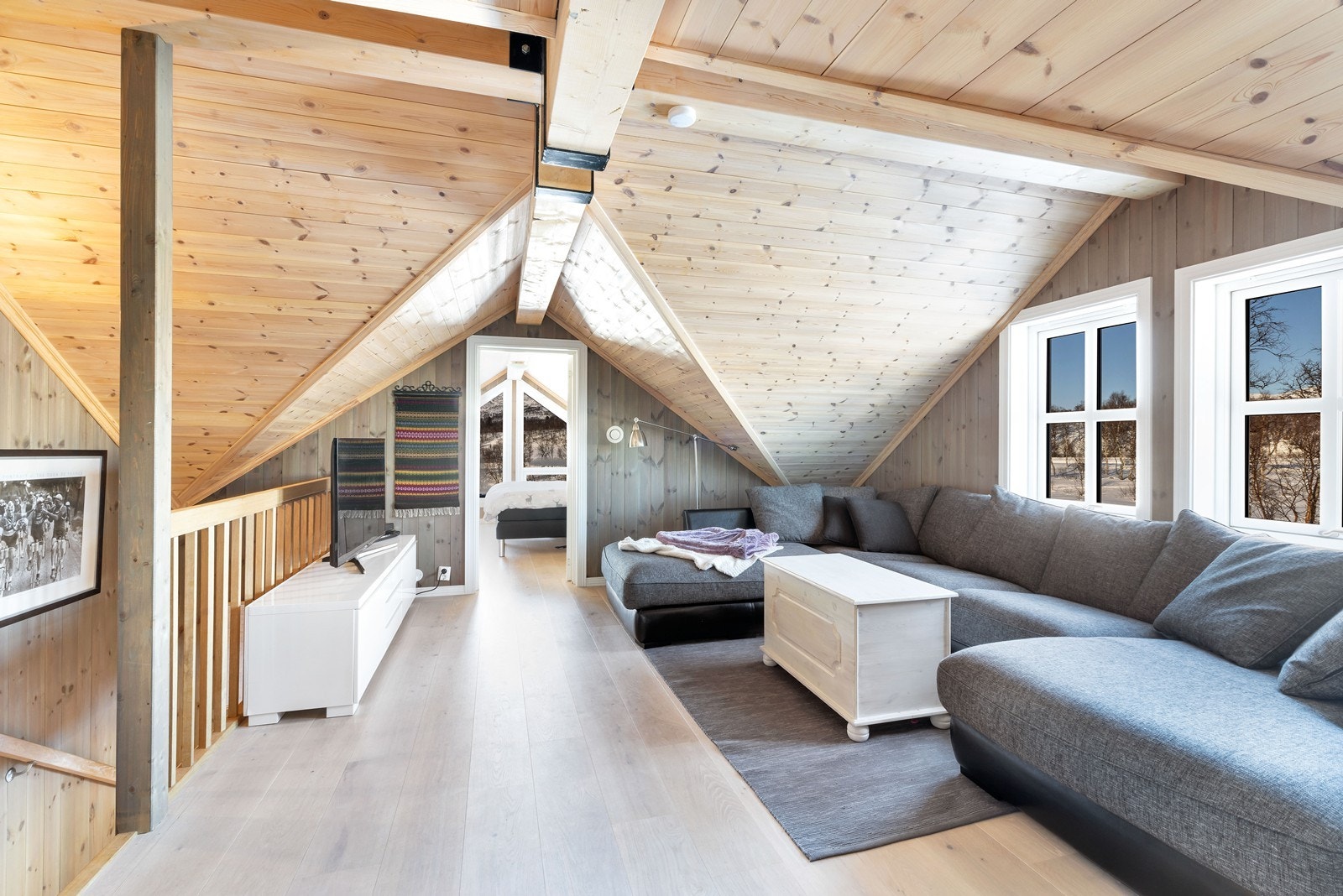 Loftstue med plass til sofagruppe Galleribilde