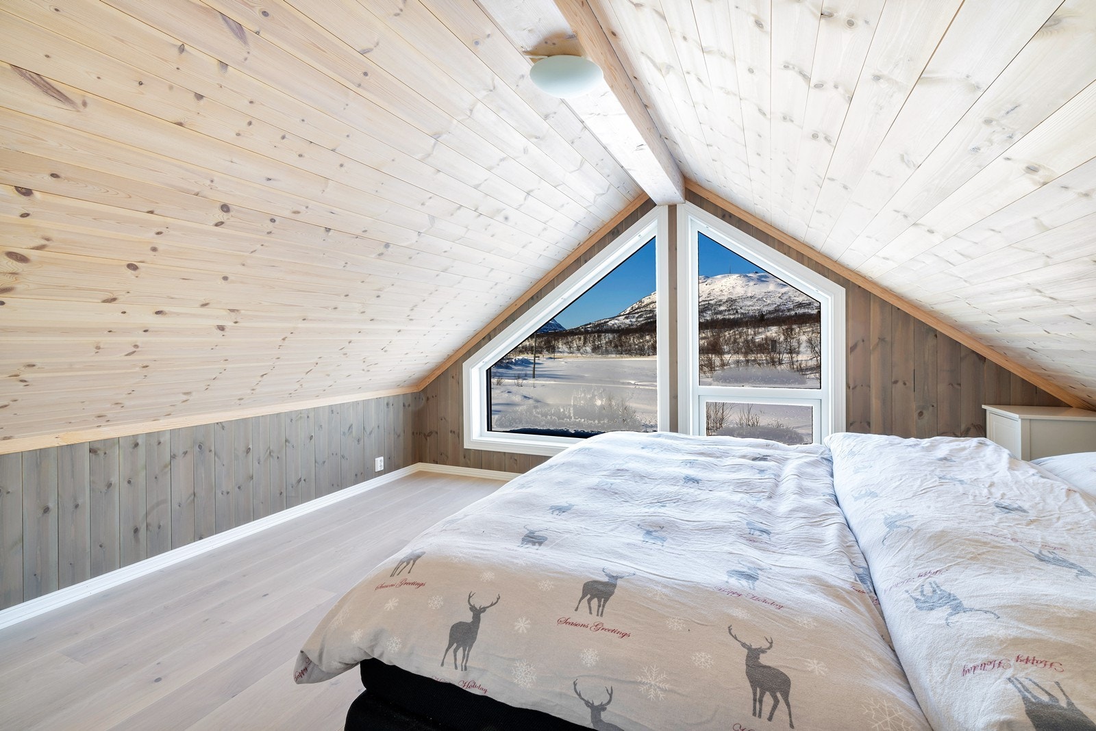 Soverom 2 loft Galleribilde