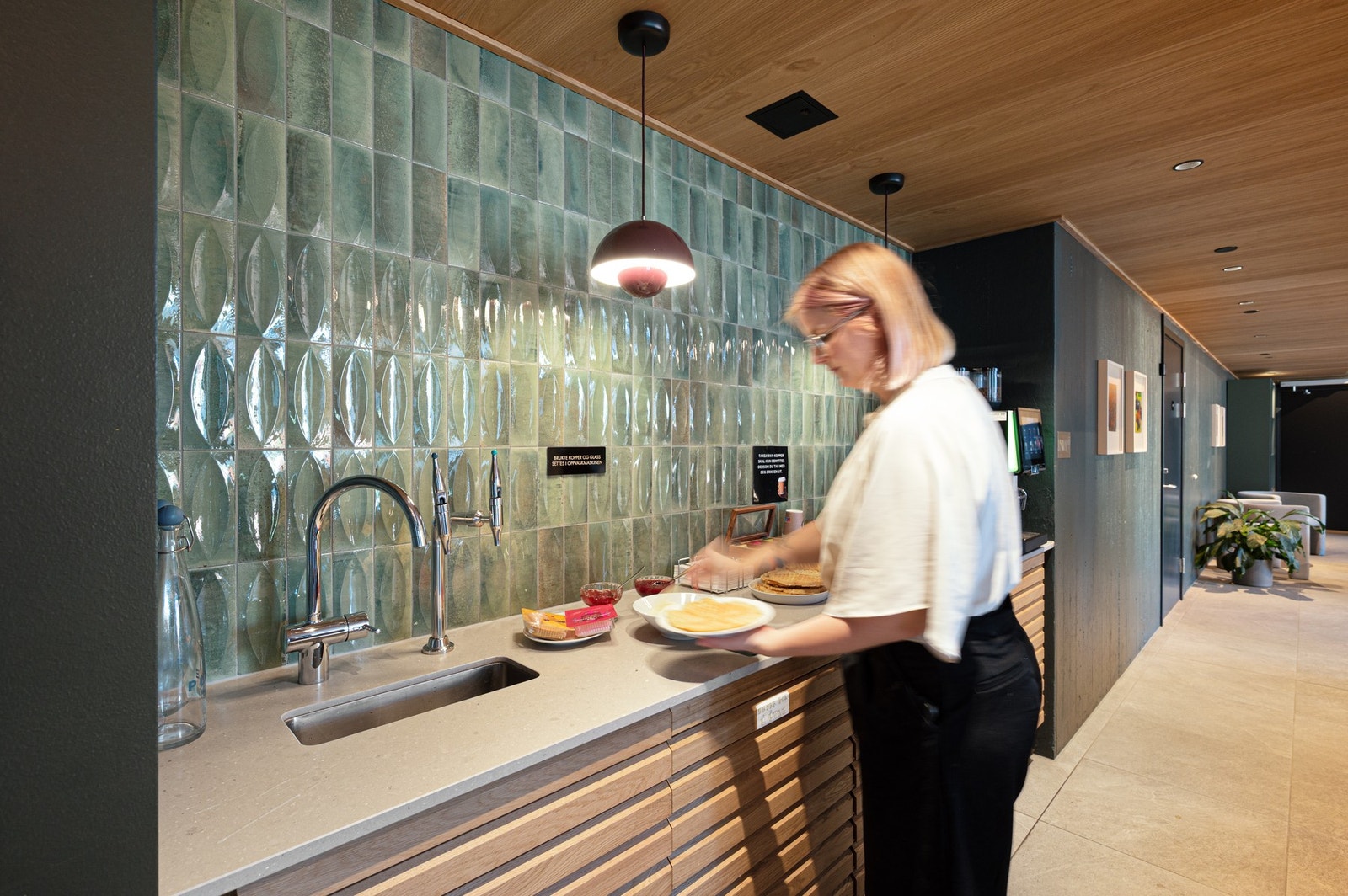 Serviceområdet betjenes av vert/vertinne som er tilgjengelig for beboerne. Galleribilde