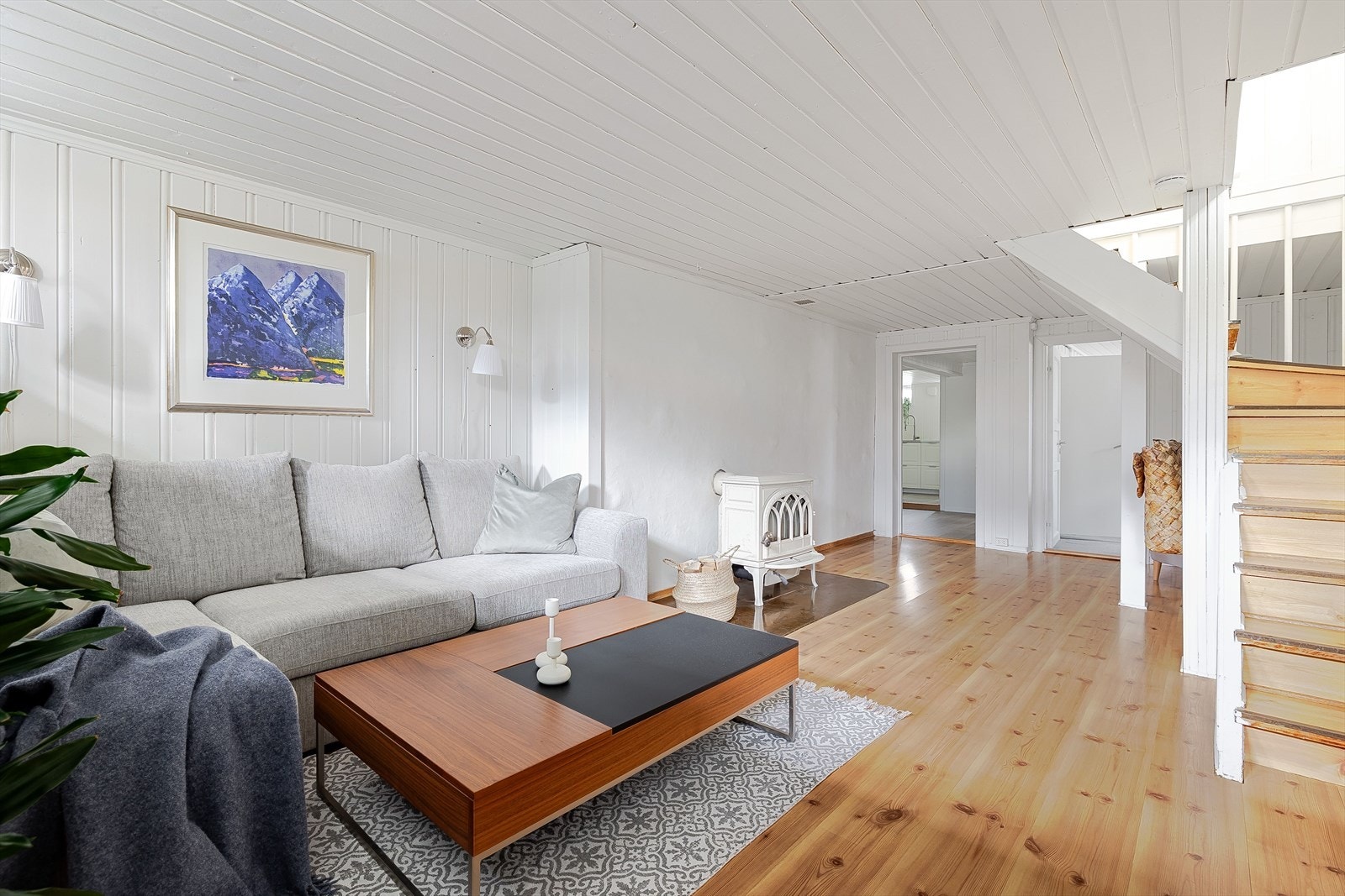 I stuen er det god plass til sofagruppe og annet ønskelig møblement. Galleribilde